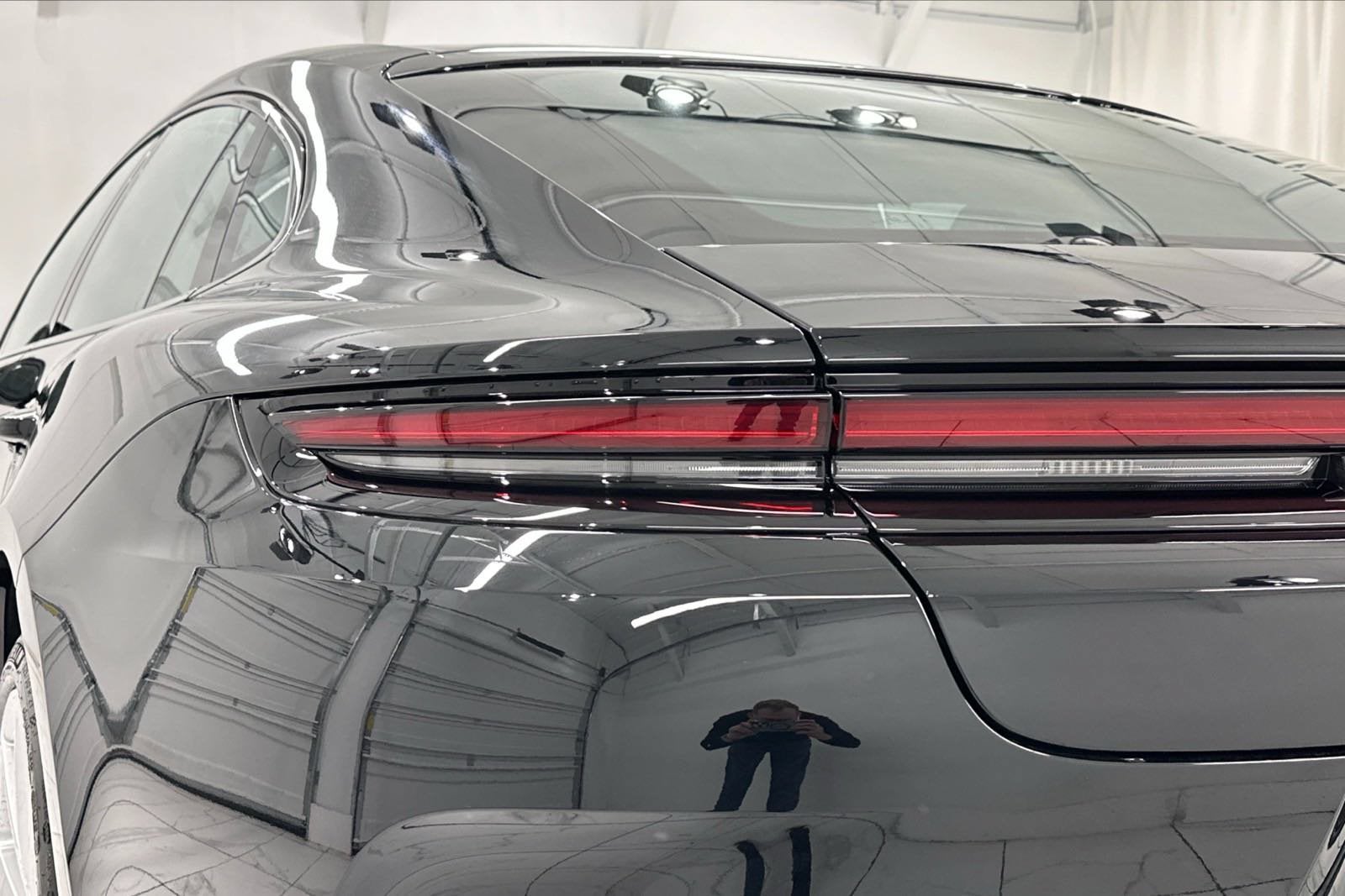 2025 Porsche Panamera 4