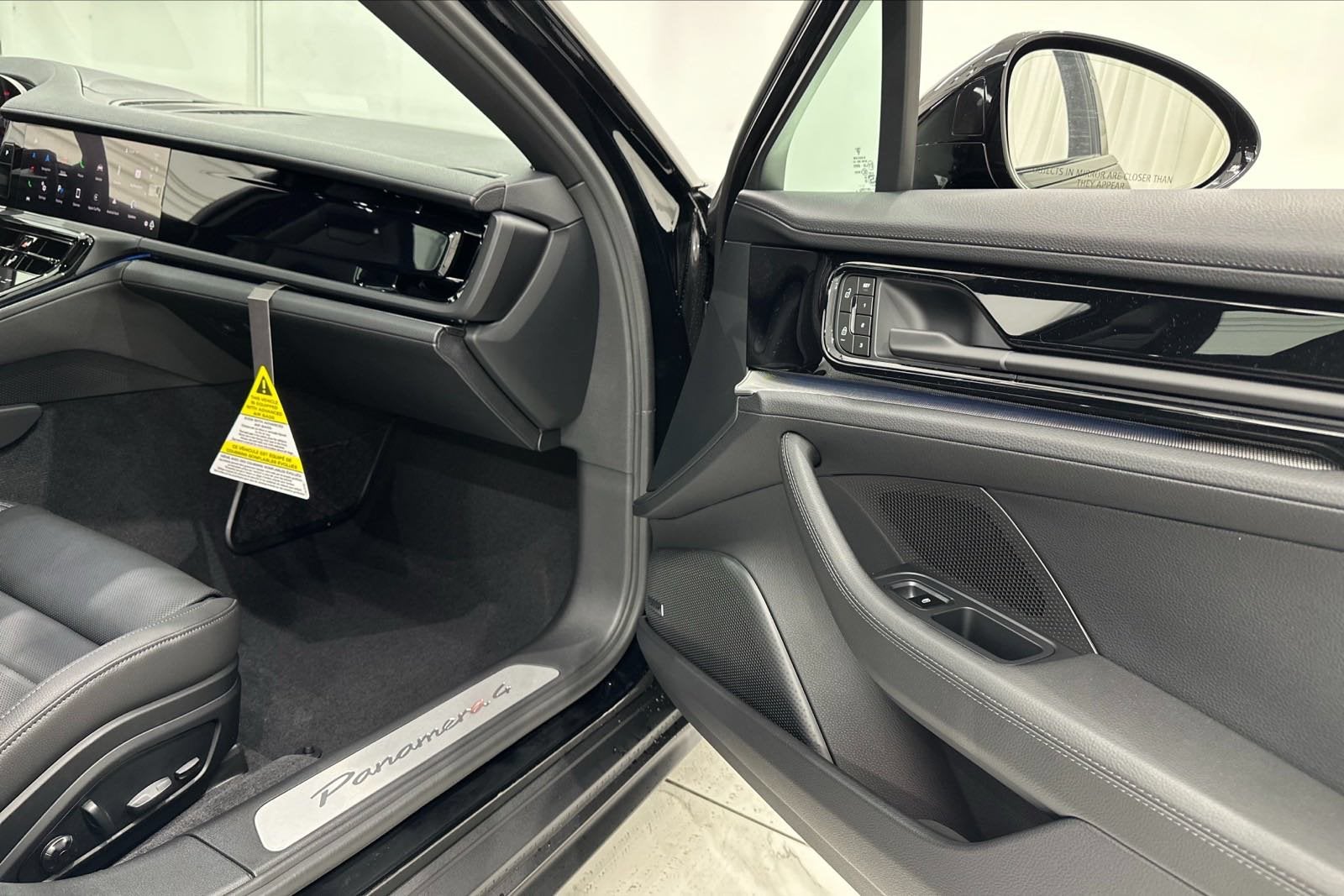 2025 Porsche Panamera 4