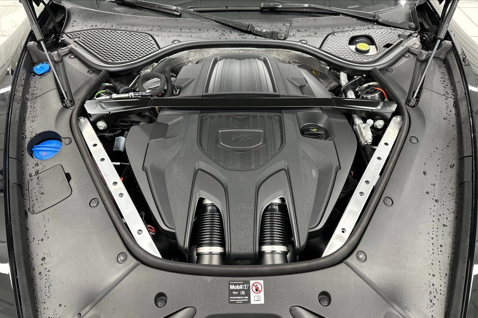 2025 Porsche Panamera 4