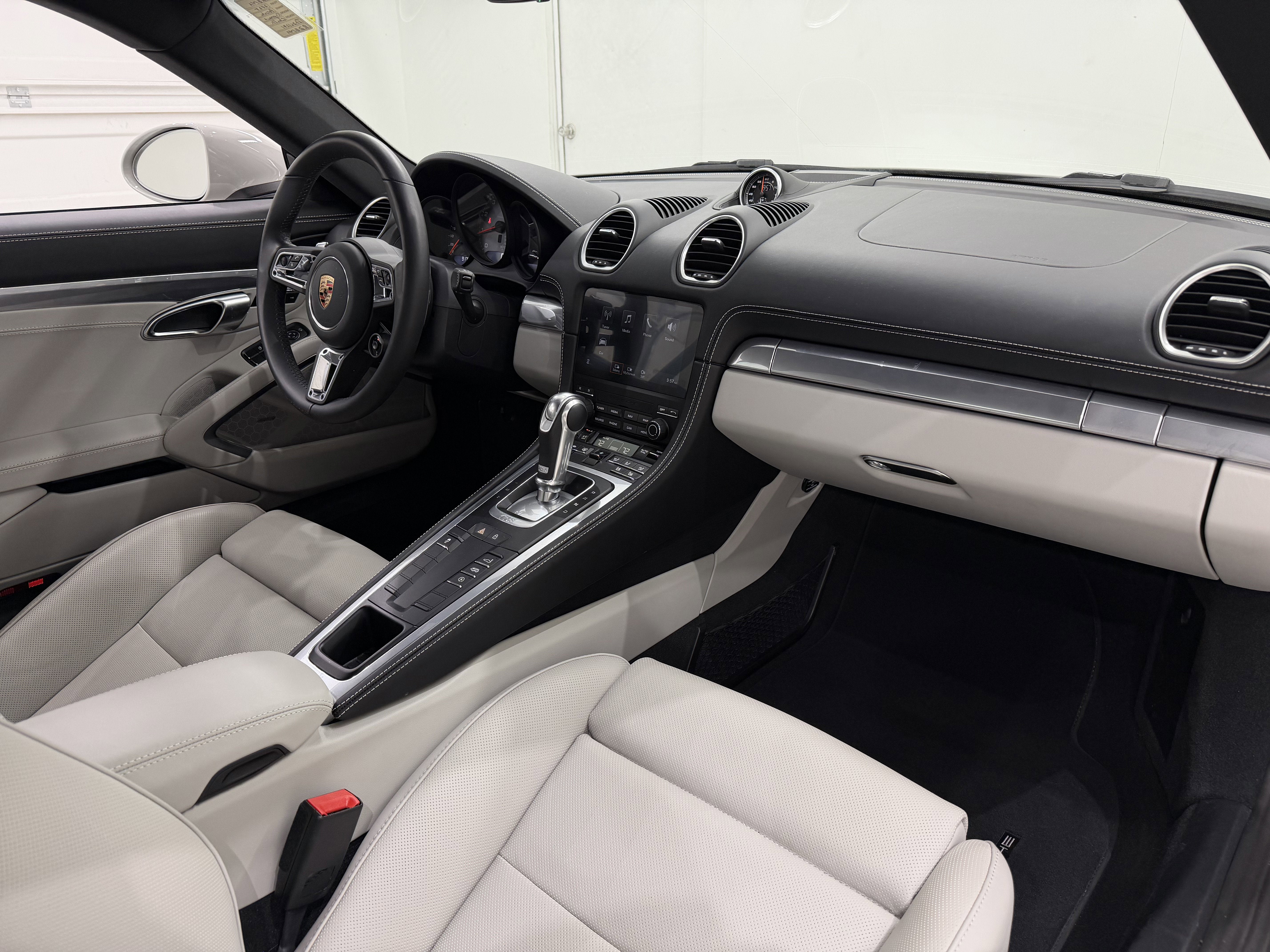 2025 Porsche 718 Cayman S