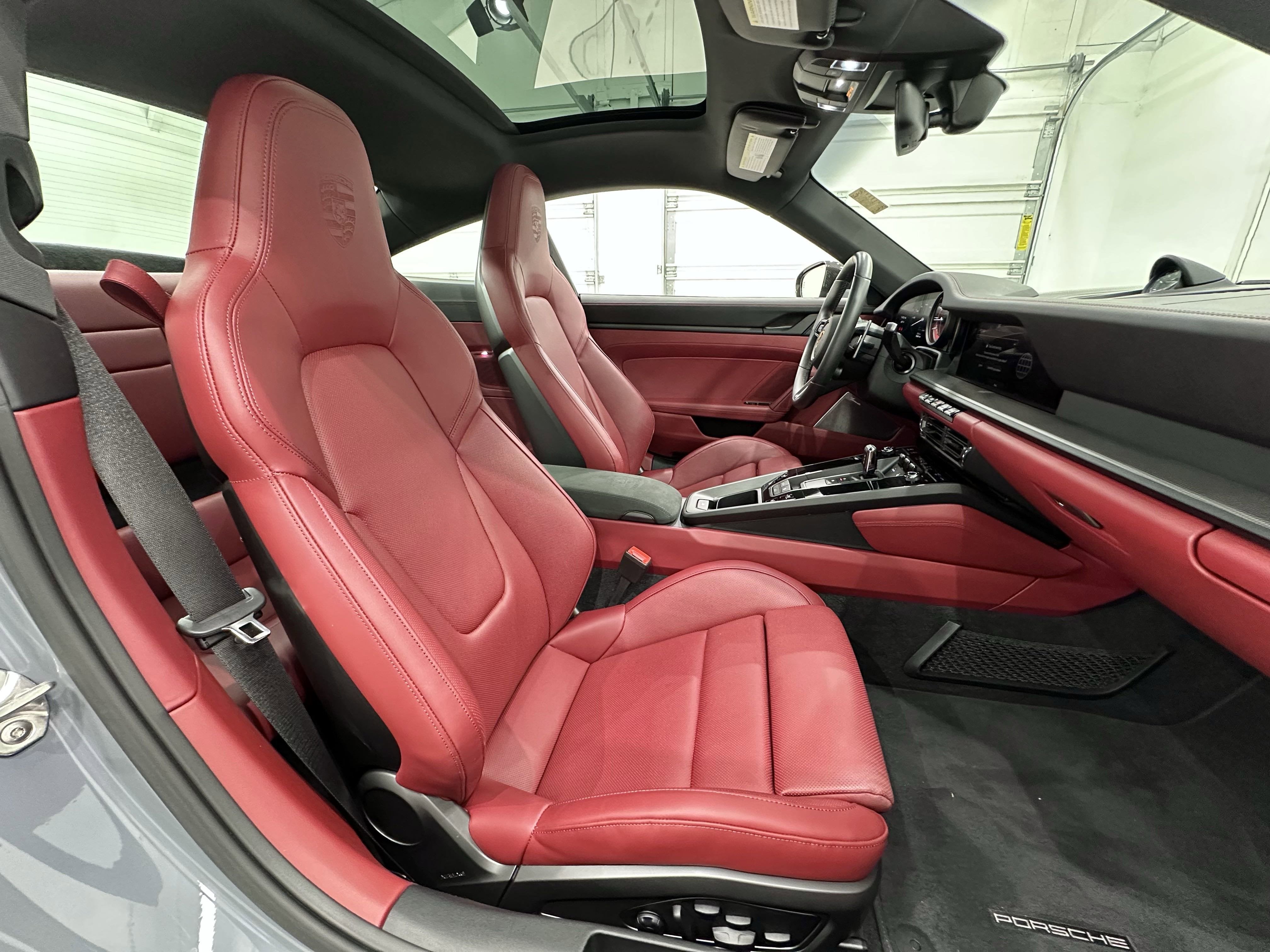 2024 Porsche 911 Carrera 4 GTS