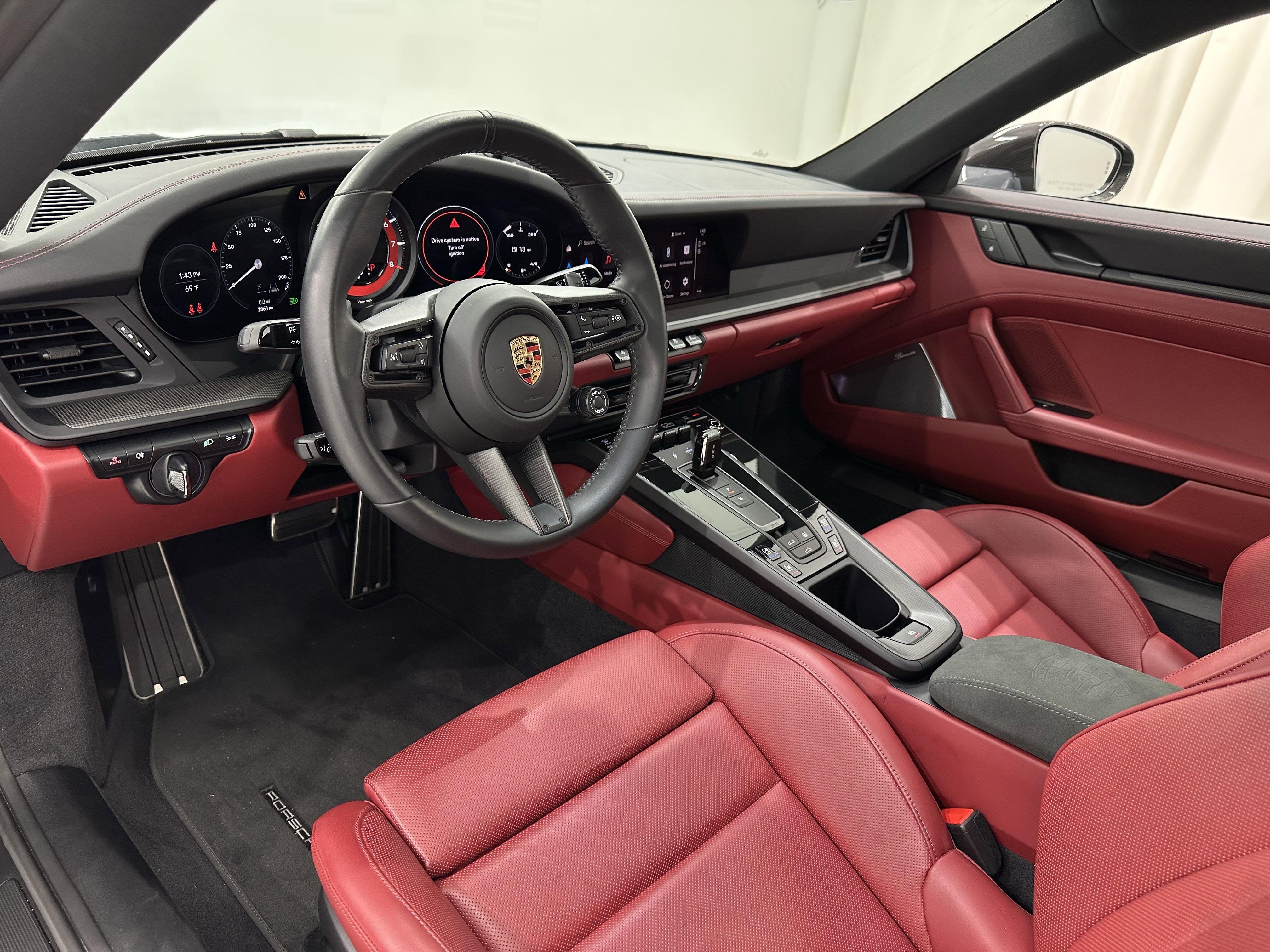 2024 Porsche 911 Carrera 4 GTS