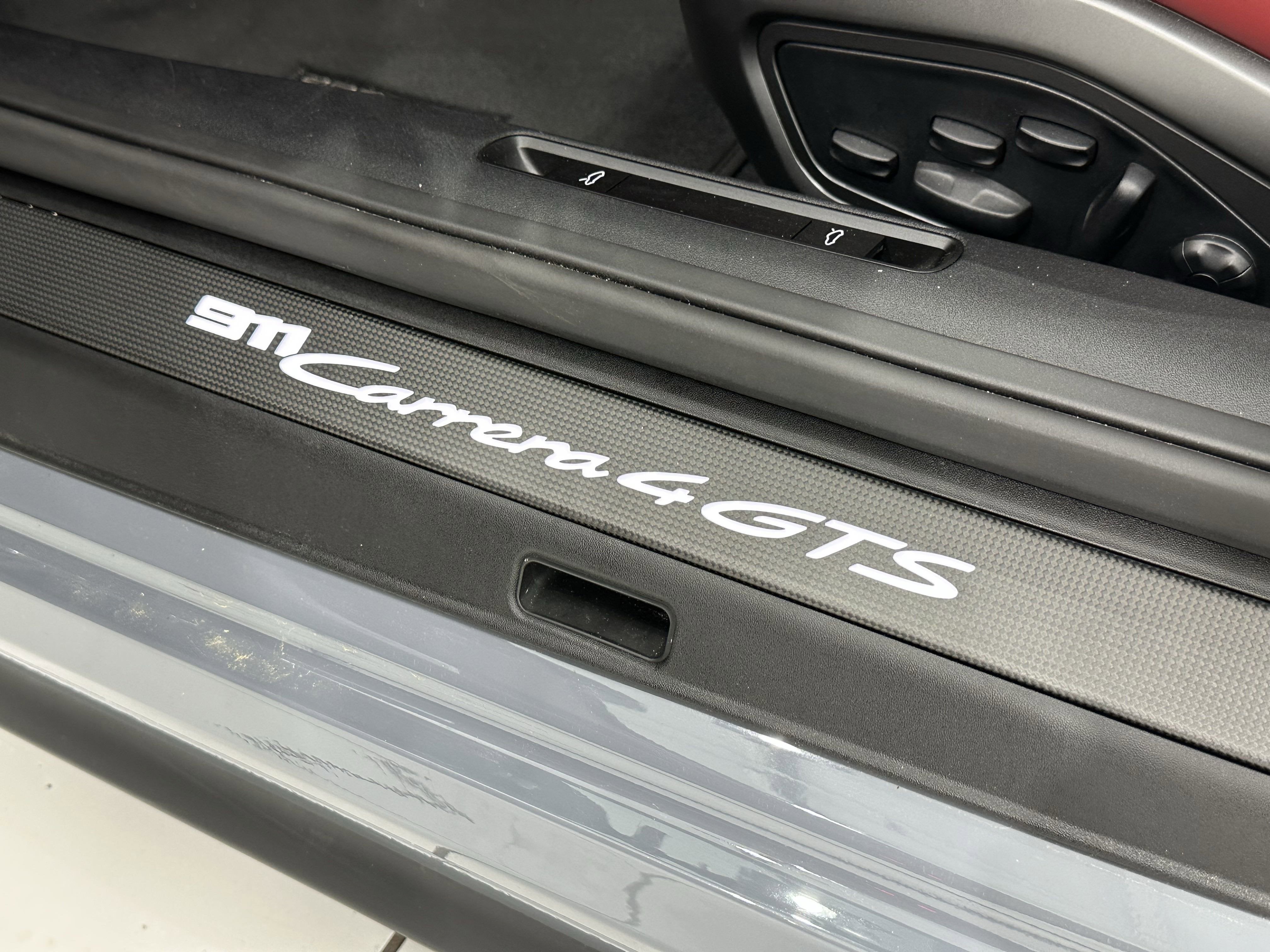 2024 Porsche 911 Carrera 4 GTS