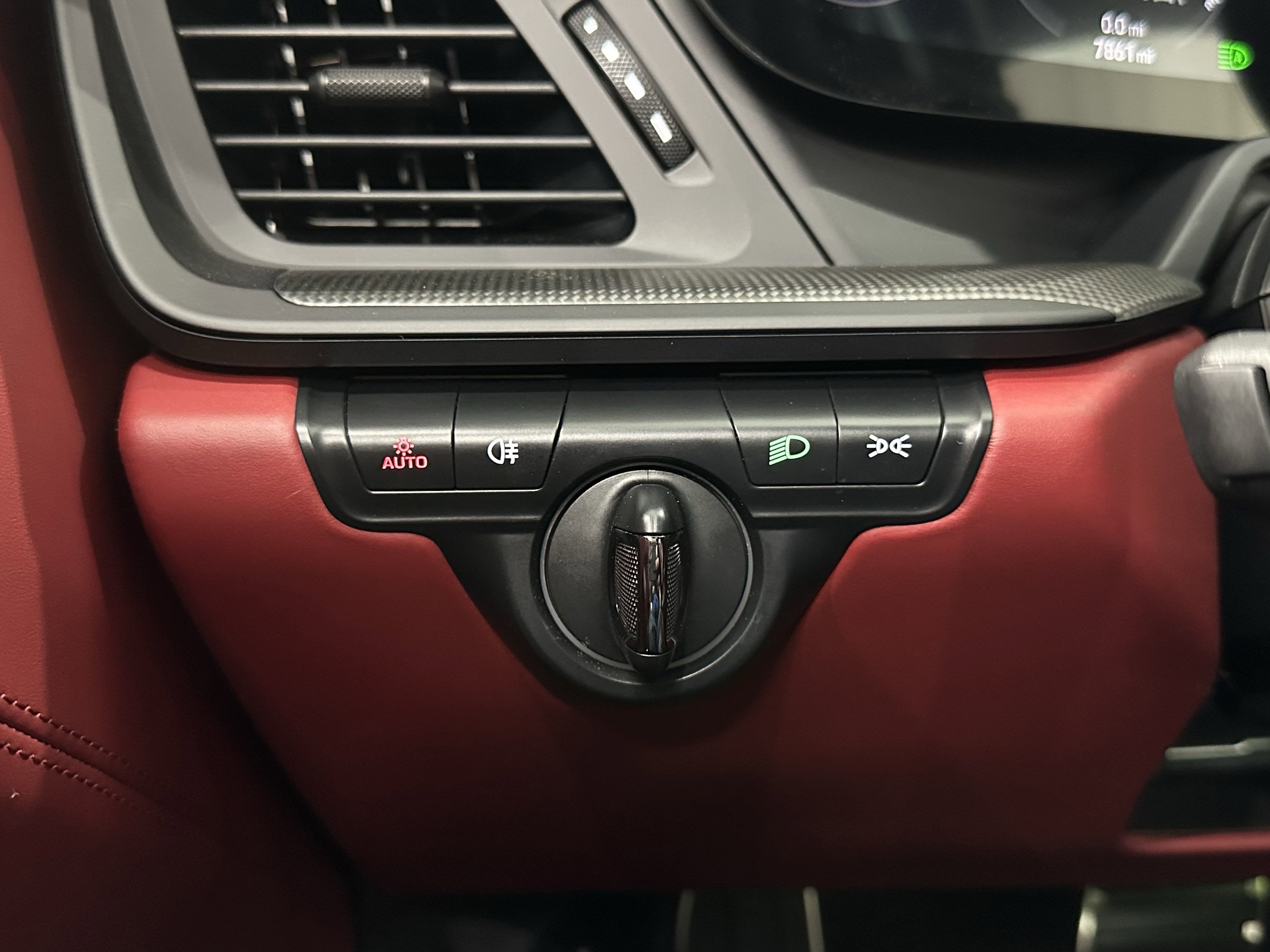 2024 Porsche 911 Carrera 4 GTS