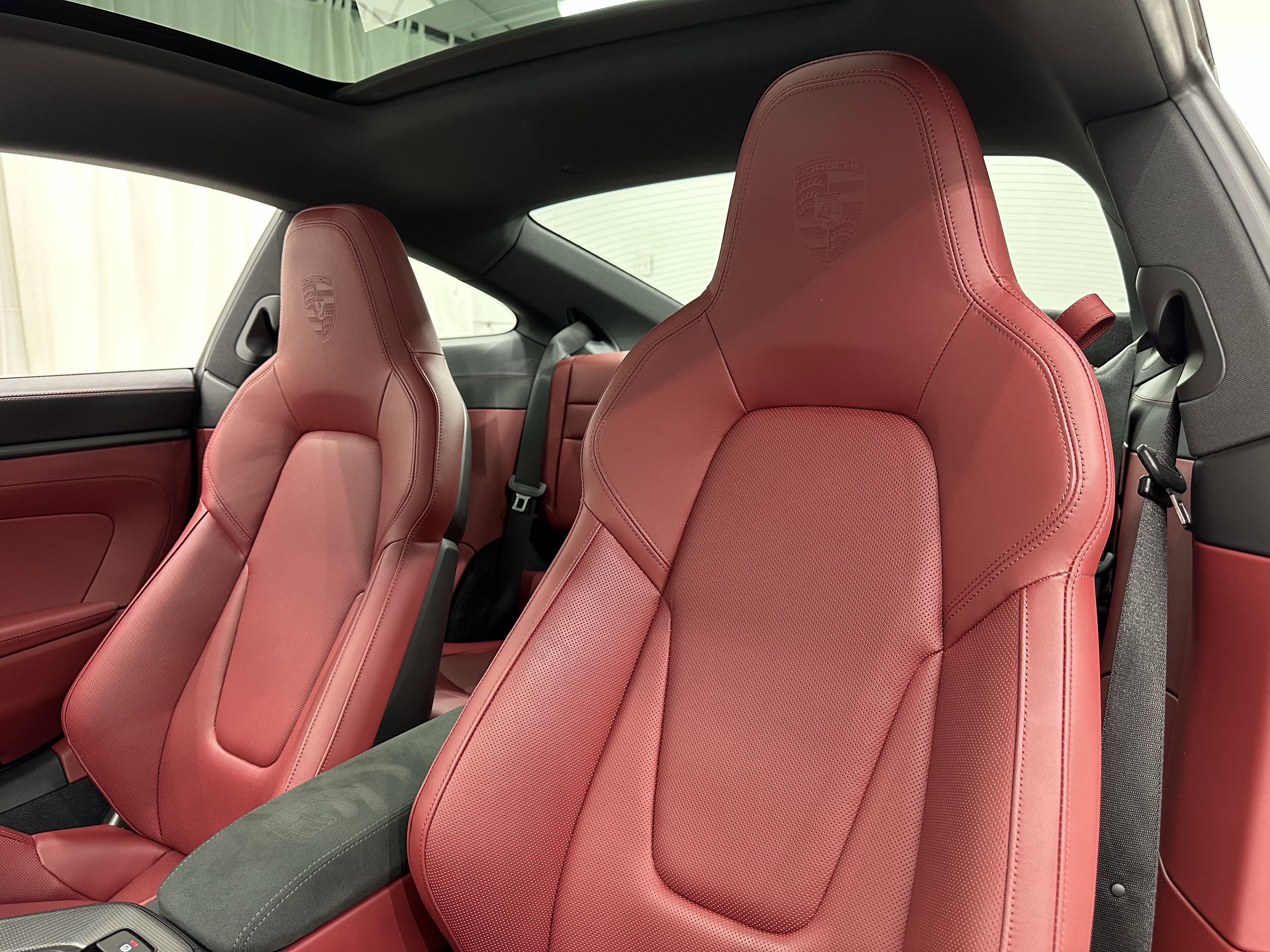 2024 Porsche 911 Carrera 4 GTS