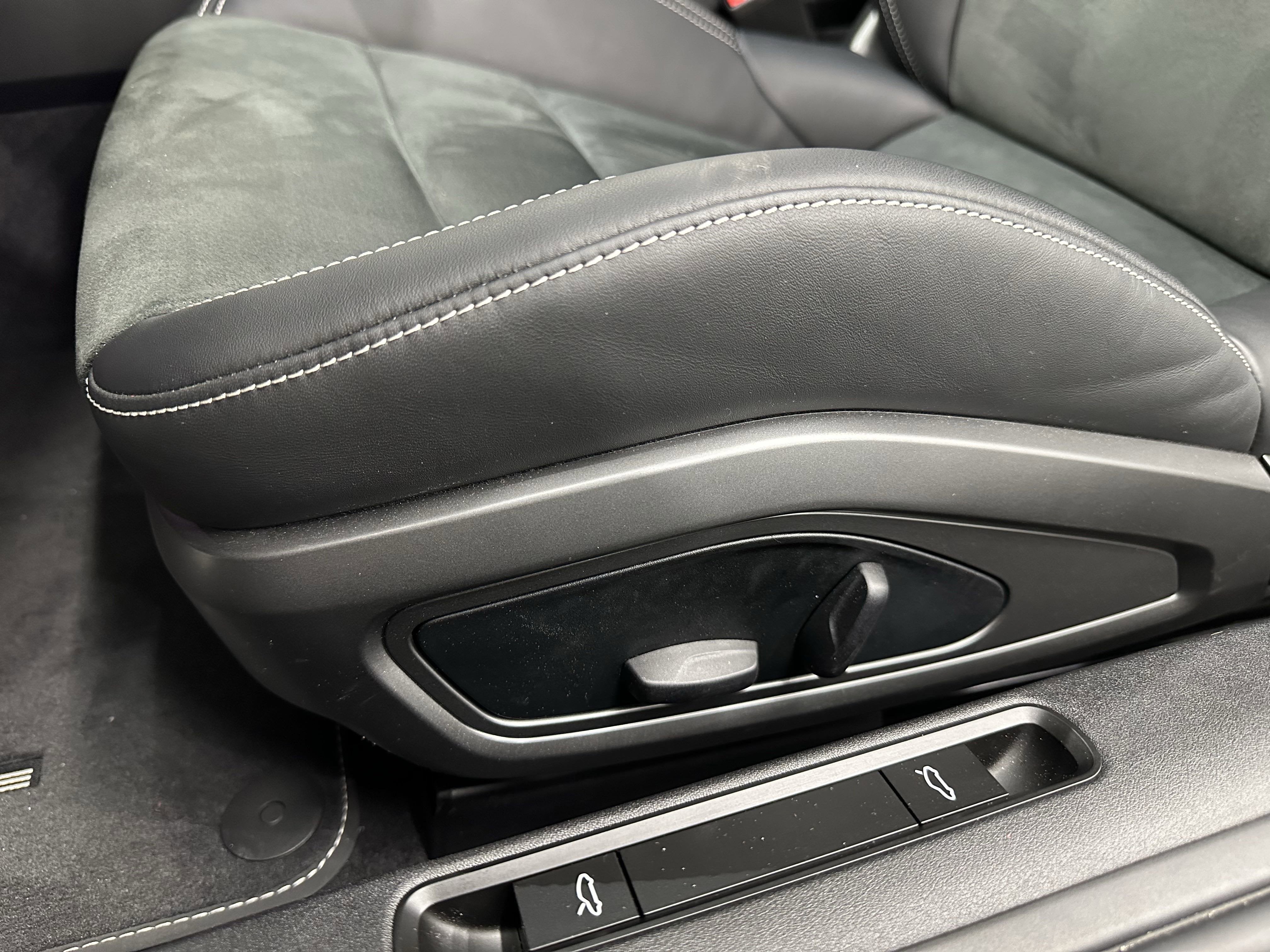 2024 Porsche 911 Carrera GTS