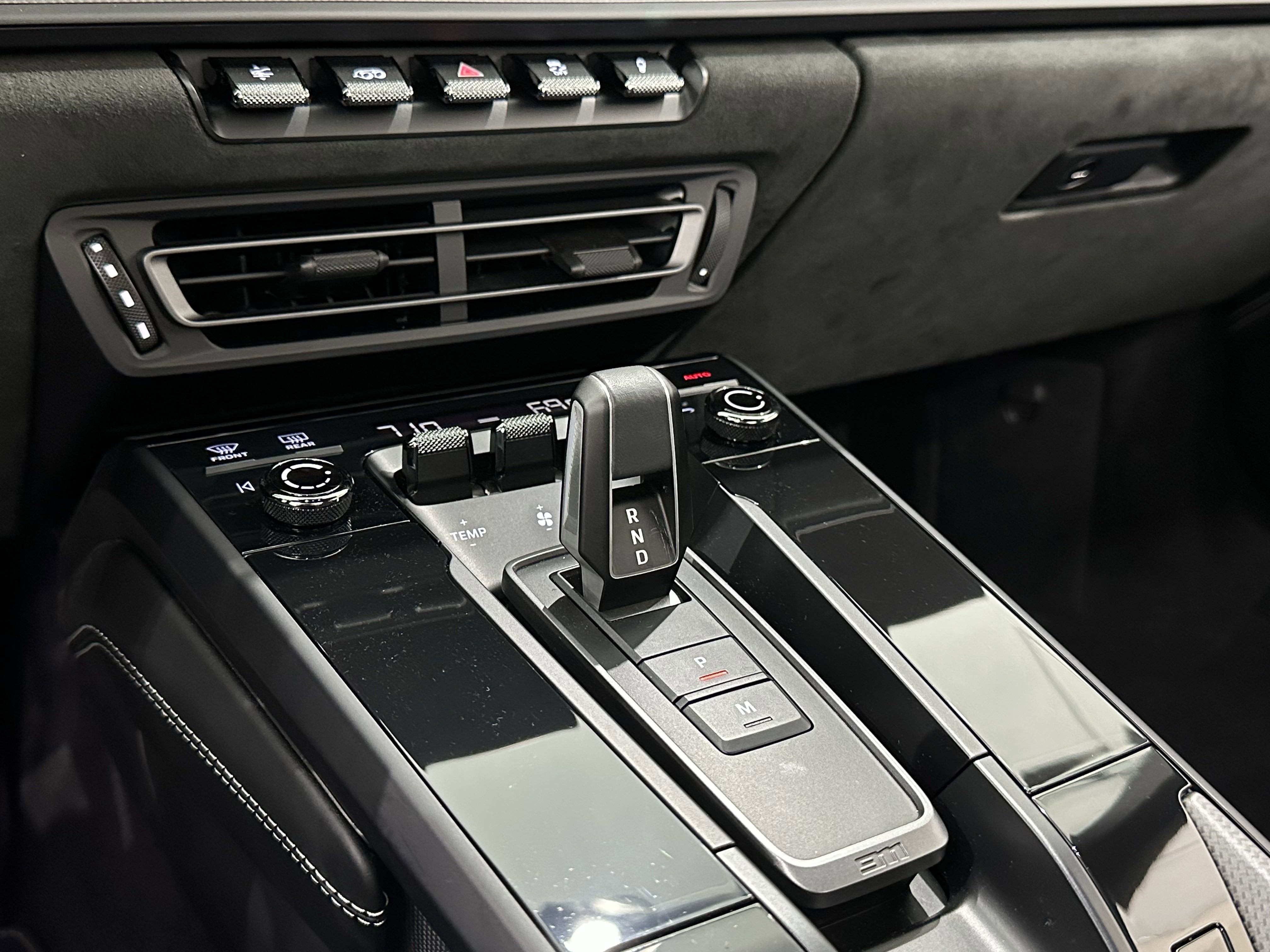 2024 Porsche 911 Carrera GTS