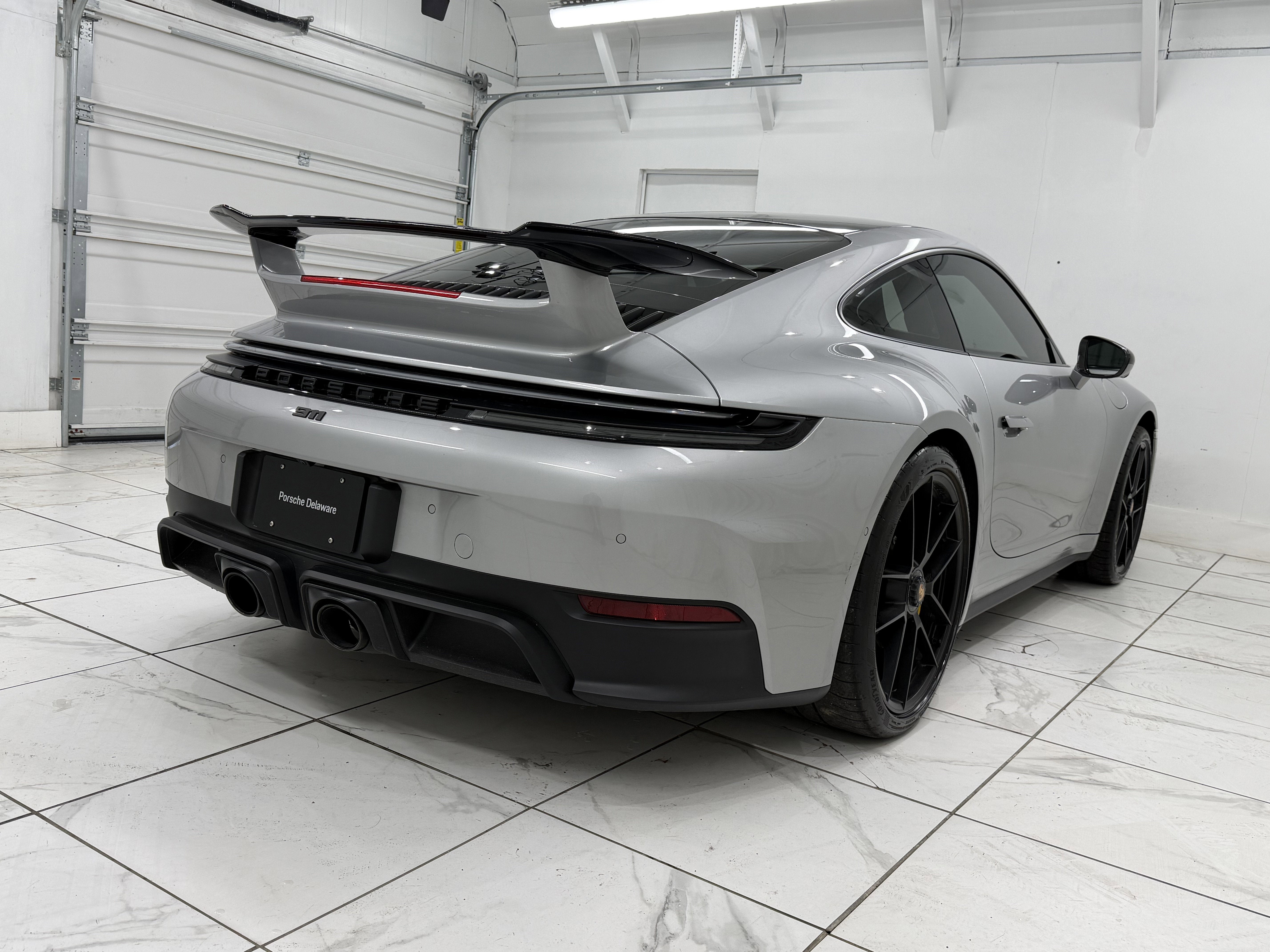 2025 Porsche 911 Carrera 4 GTS