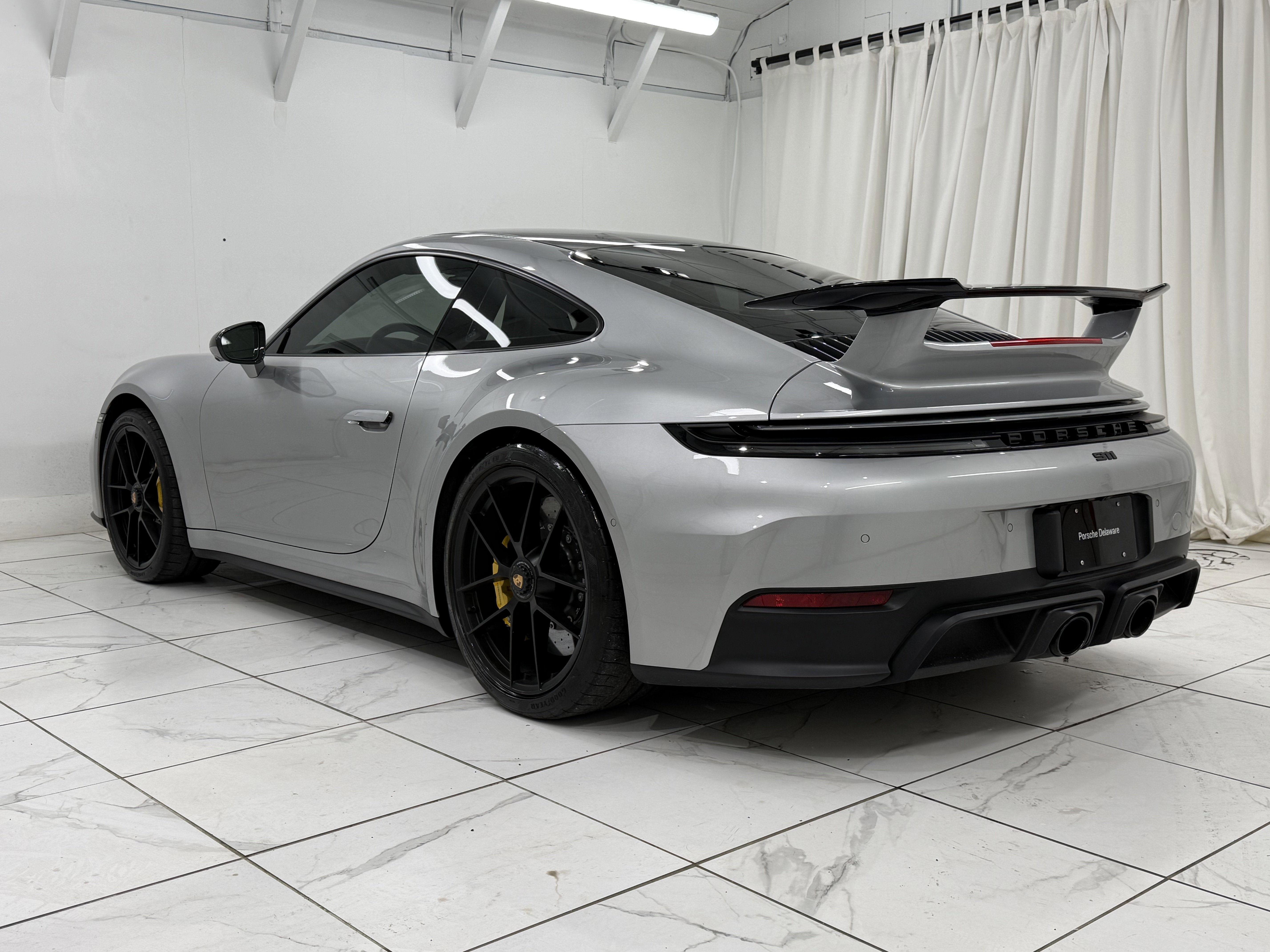 2025 Porsche 911 Carrera 4 GTS
