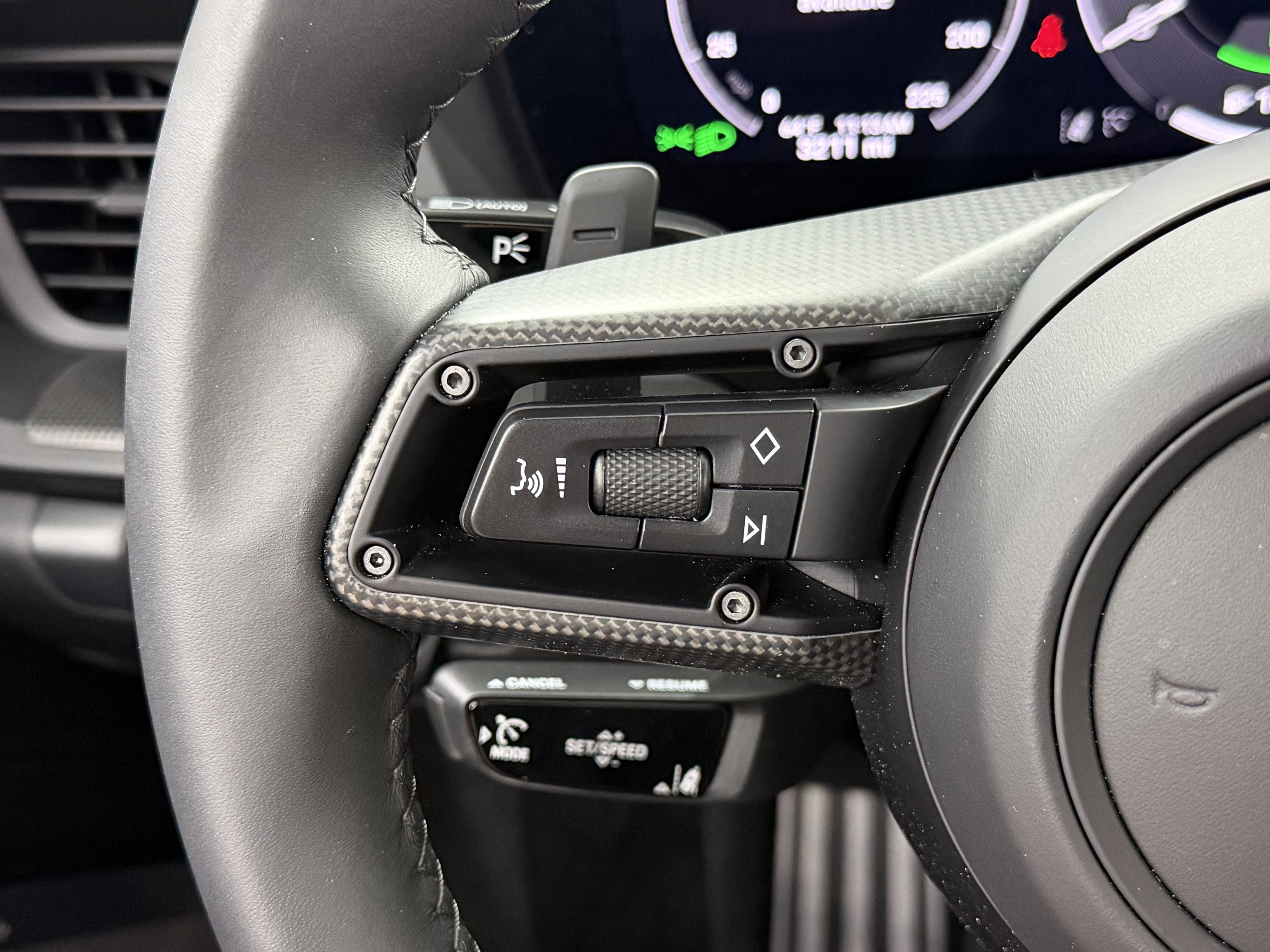 2025 Porsche 911 Carrera 4 GTS