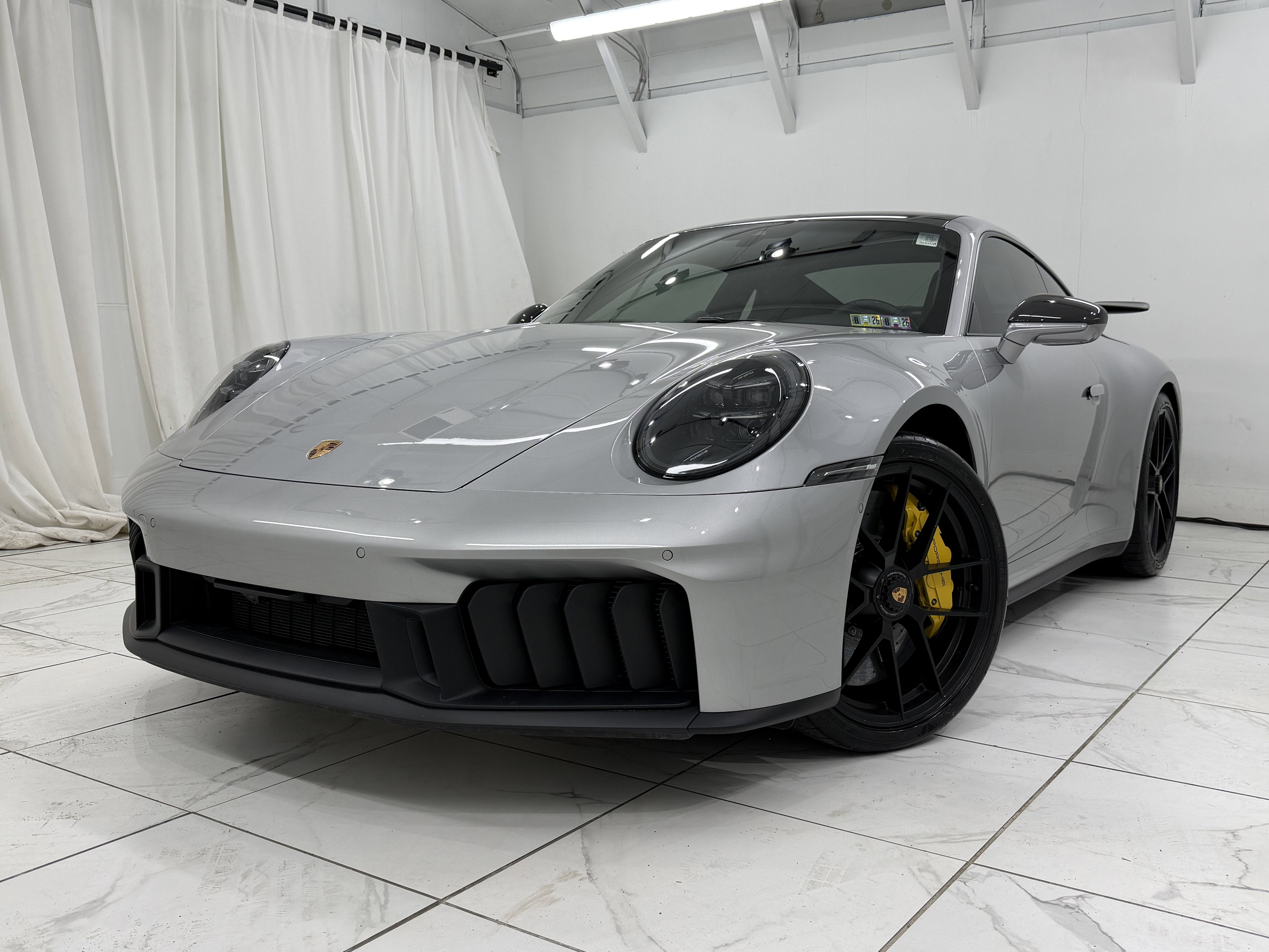 2025 Porsche 911 Carrera 4 GTS