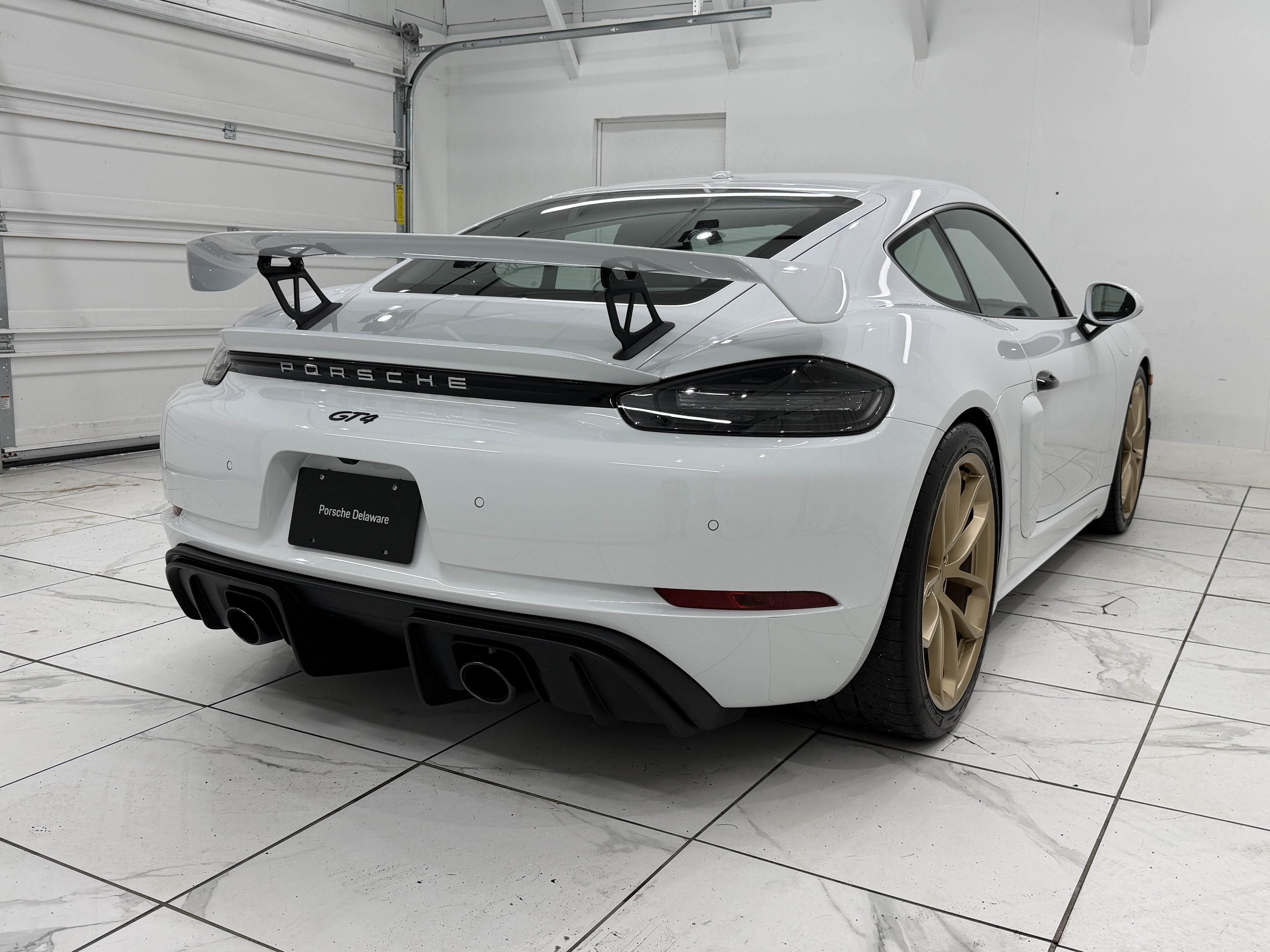 2022 Porsche 718 Cayman GT4