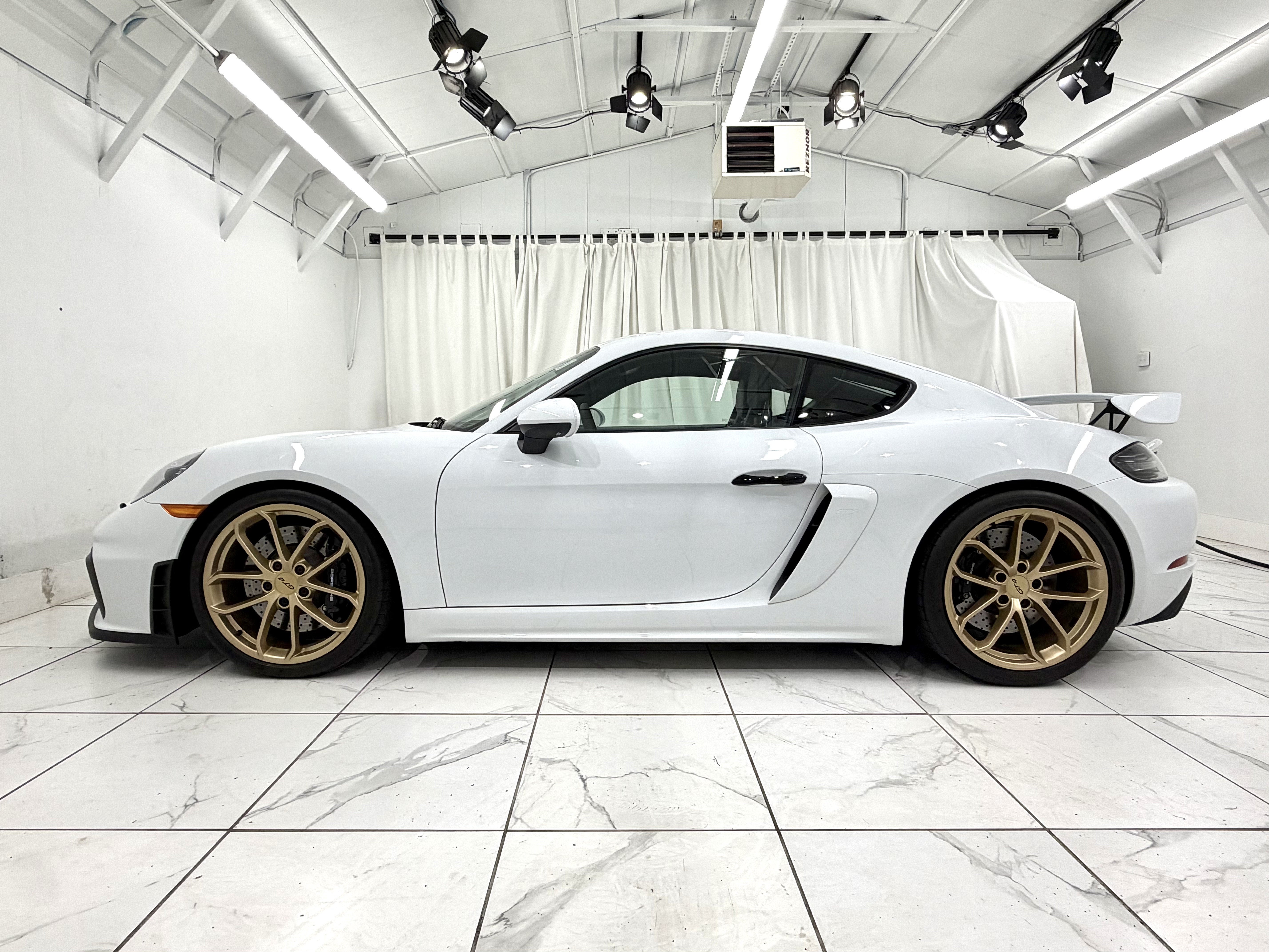 2022 Porsche 718 Cayman GT4