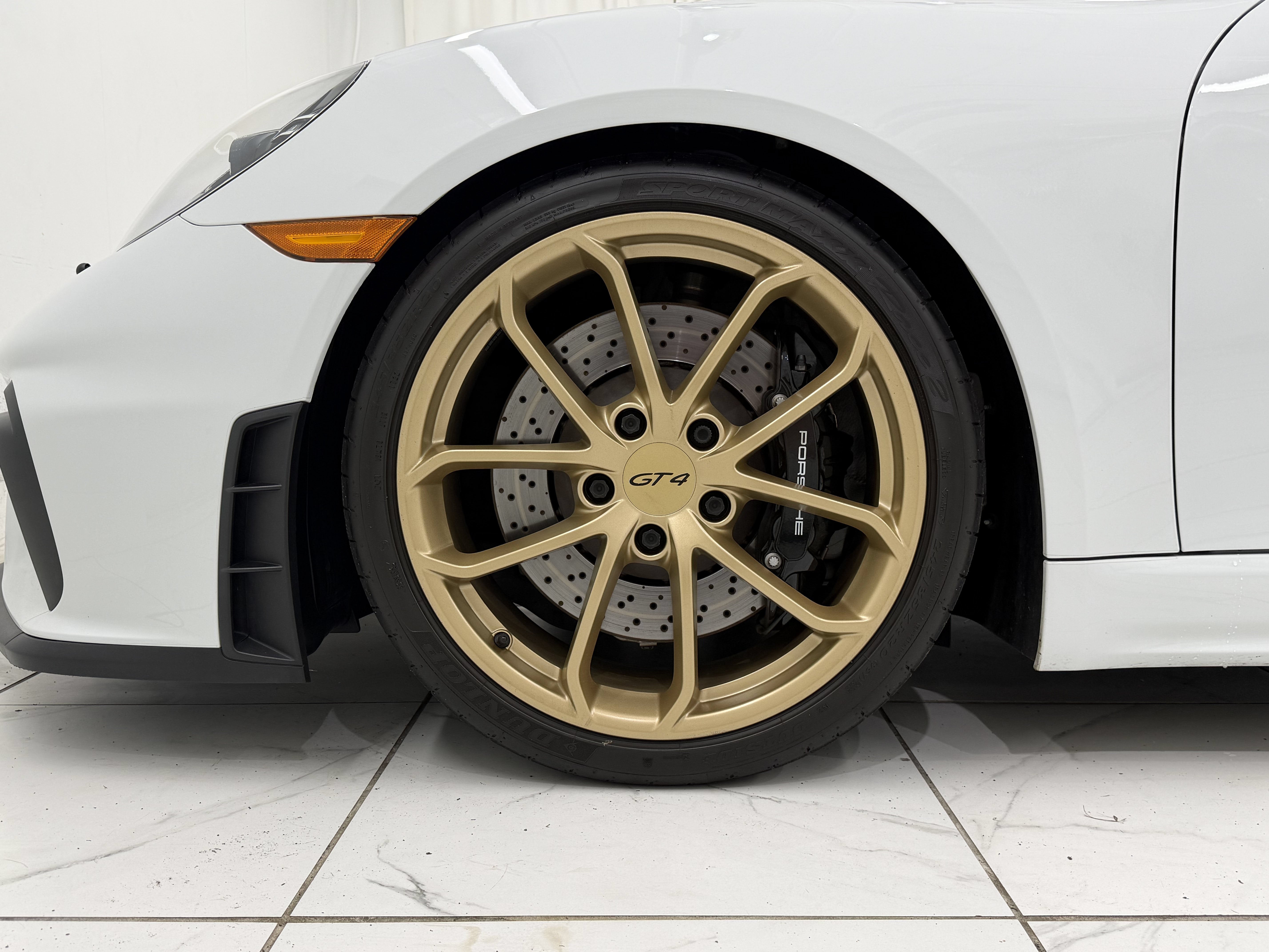 2022 Porsche 718 Cayman GT4