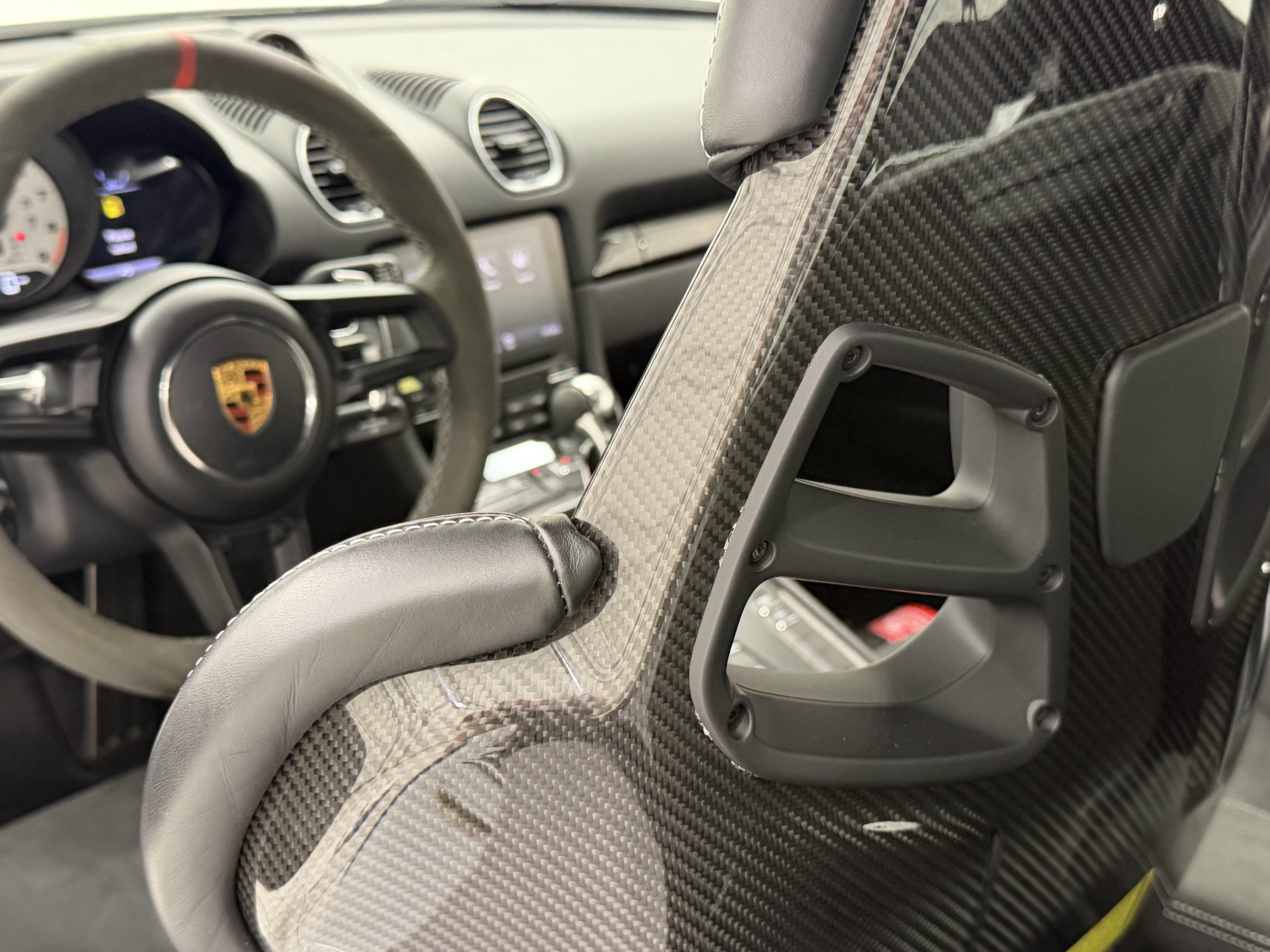 2022 Porsche 718 Cayman GT4