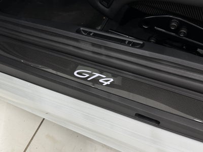 2022 Porsche 718 Cayman GT4