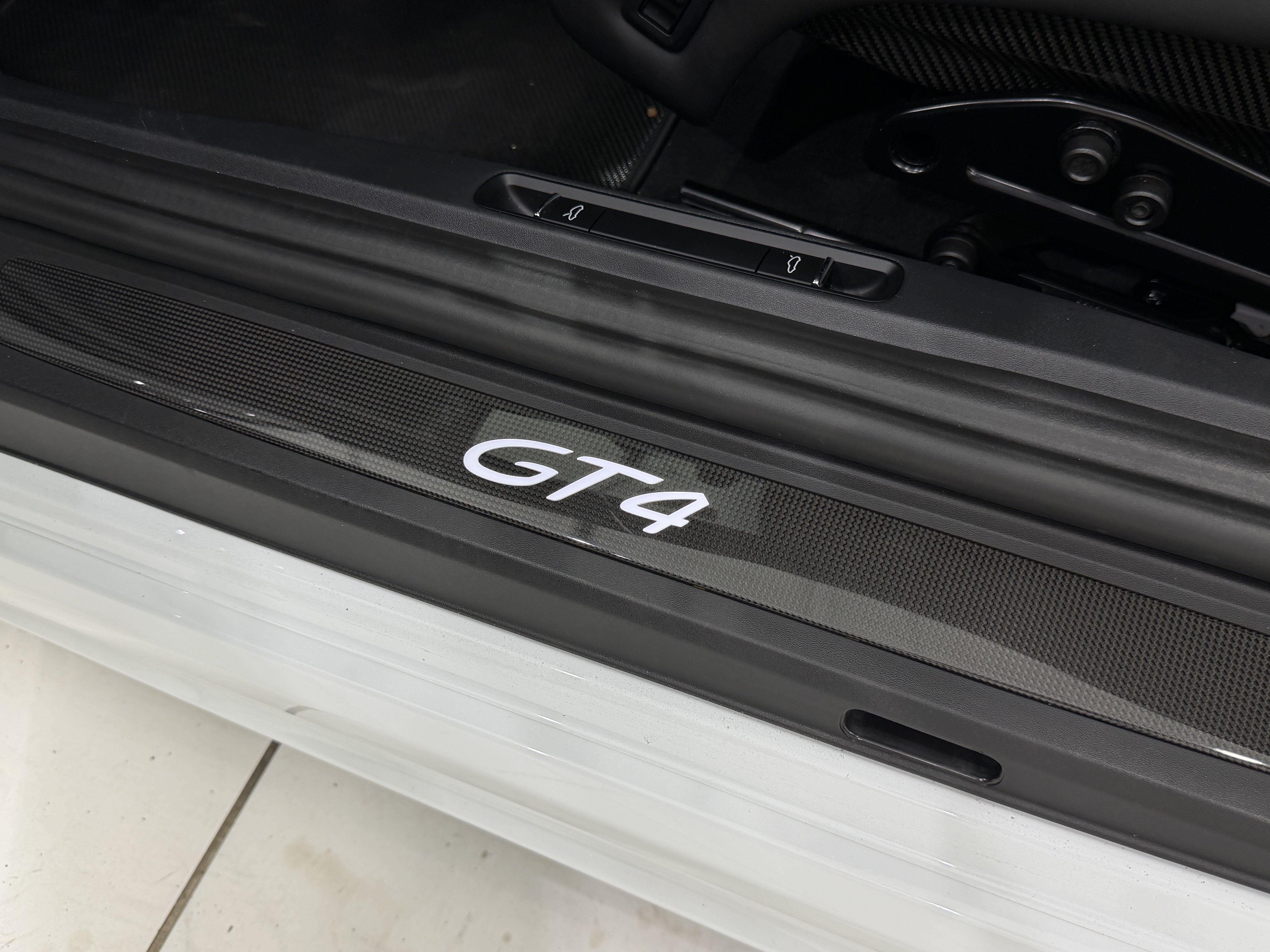 2022 Porsche 718 Cayman GT4