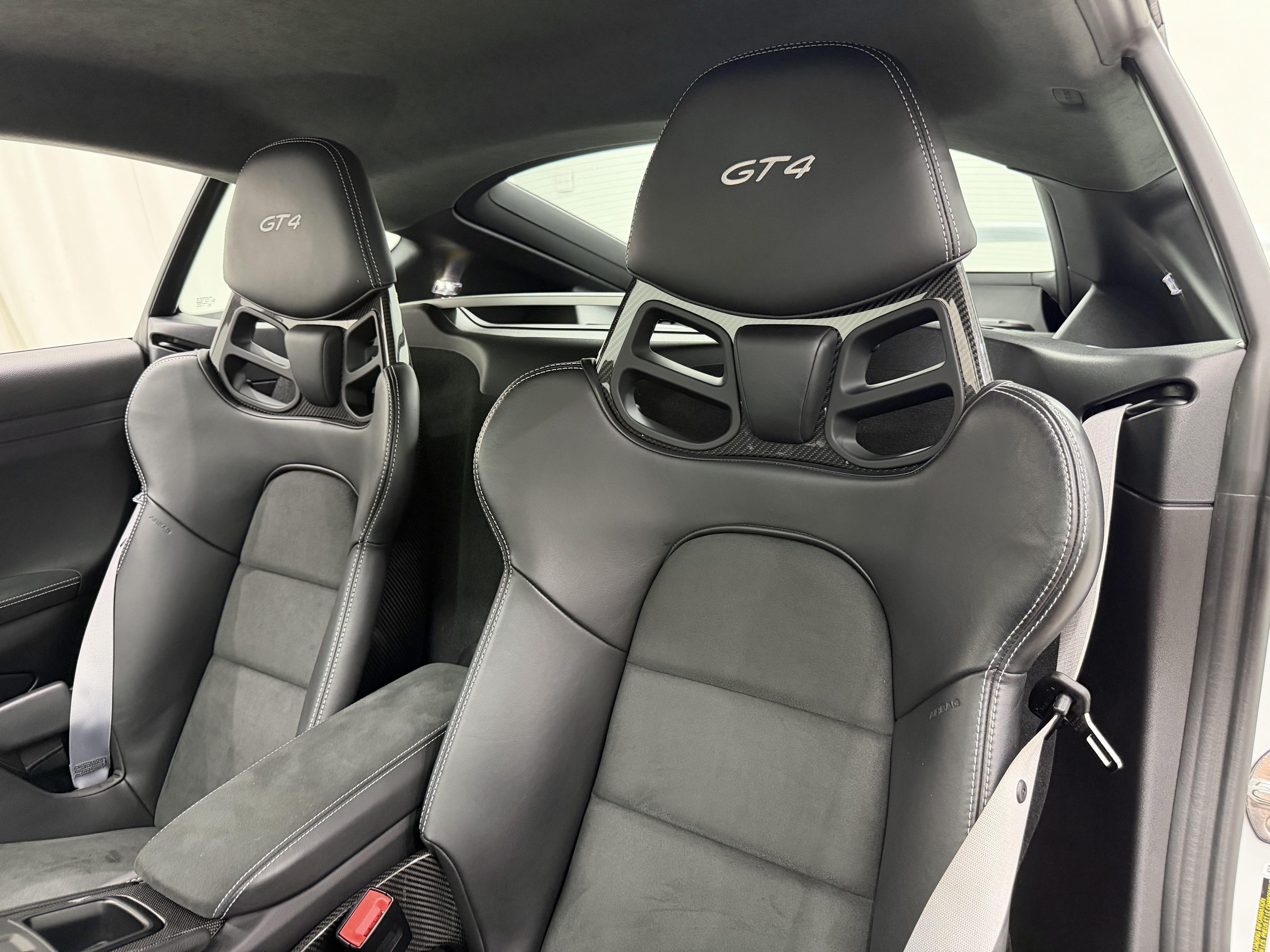 2022 Porsche 718 Cayman GT4