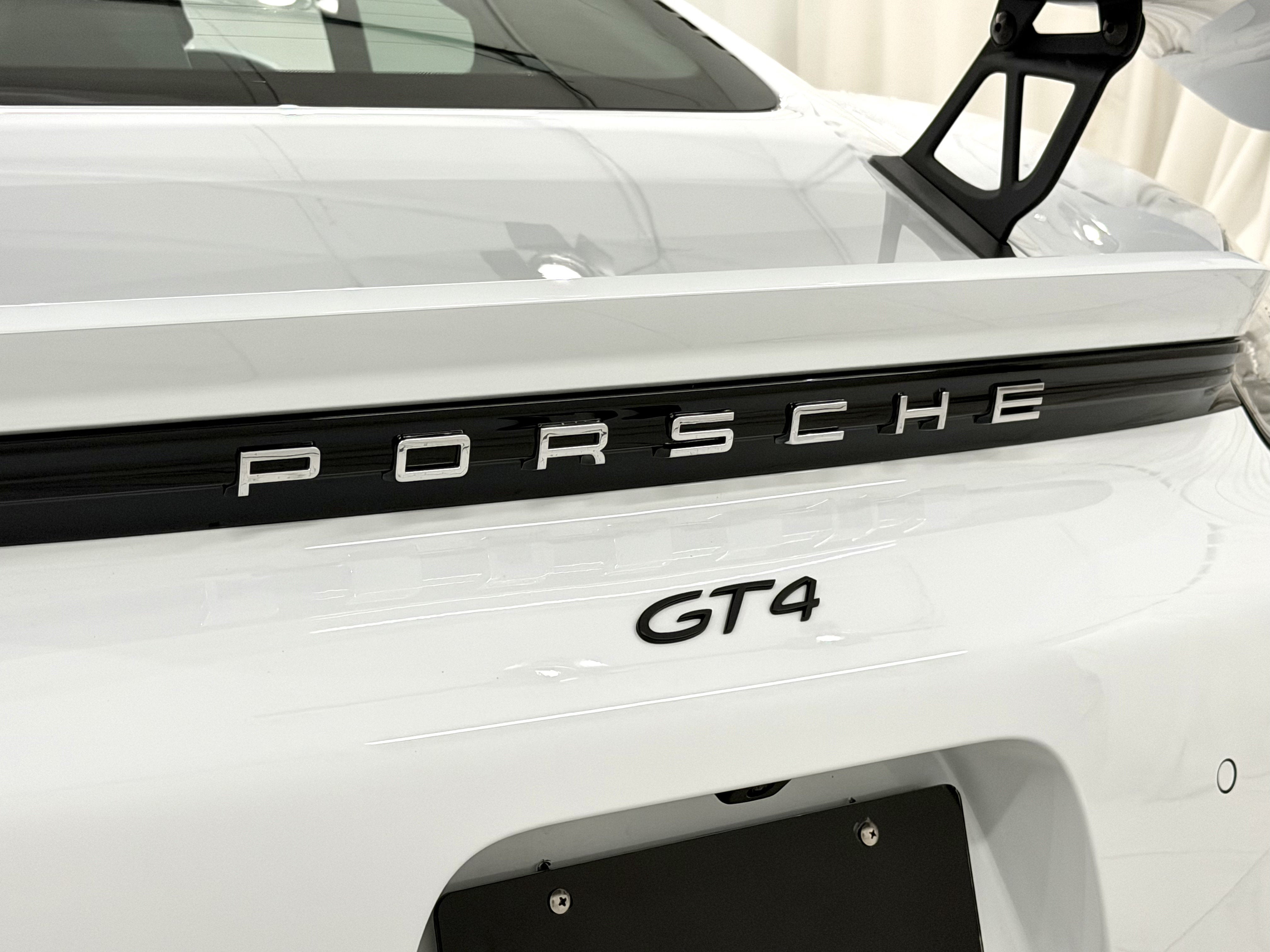 2022 Porsche 718 Cayman GT4