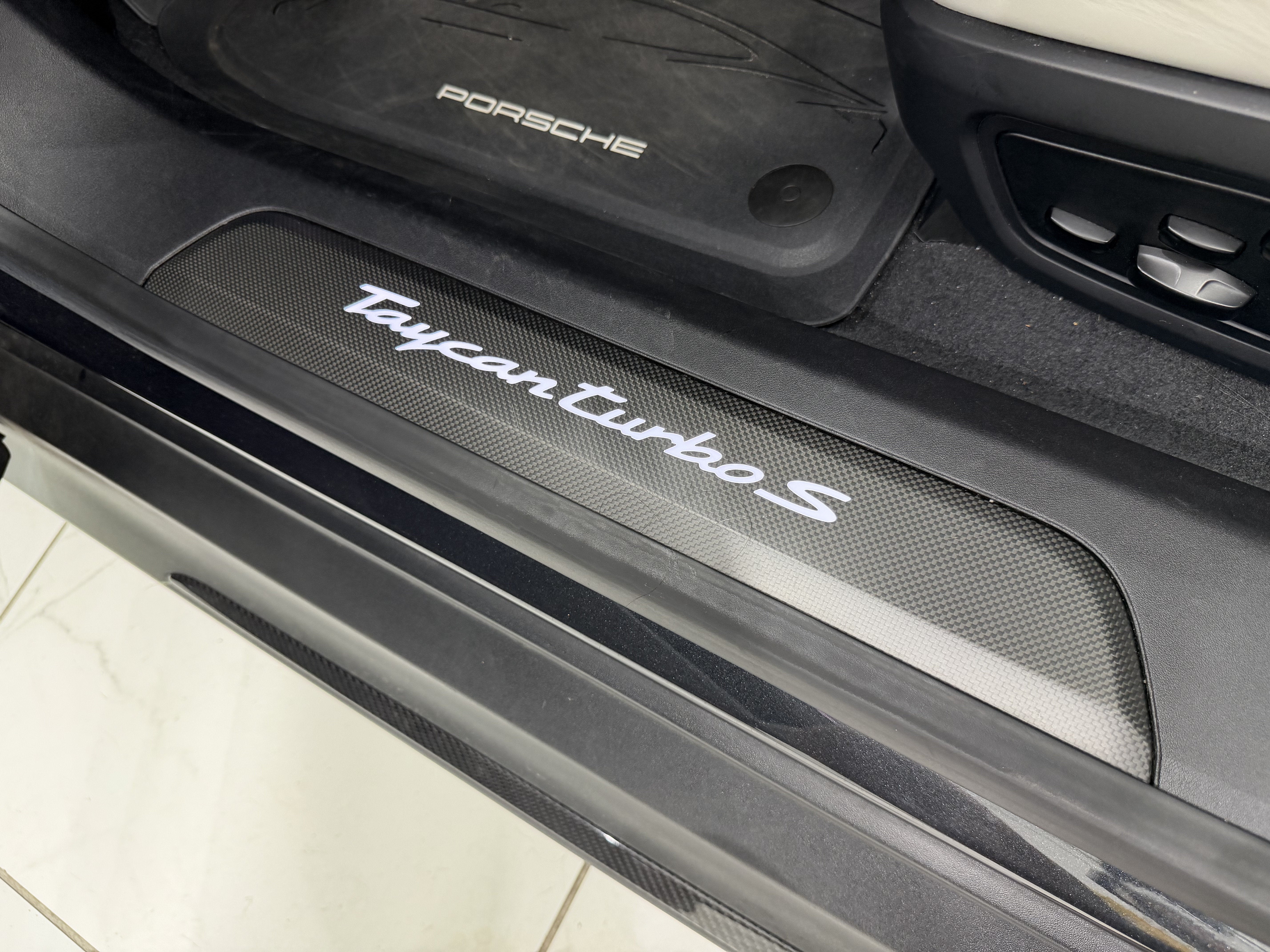 2020 Porsche Taycan Turbo S