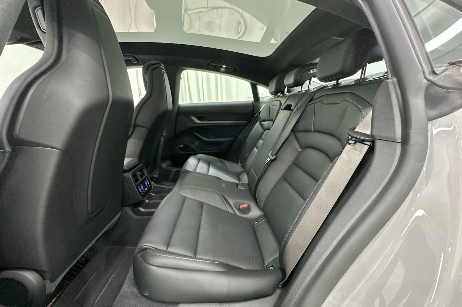 2025 Porsche Taycan Turbo