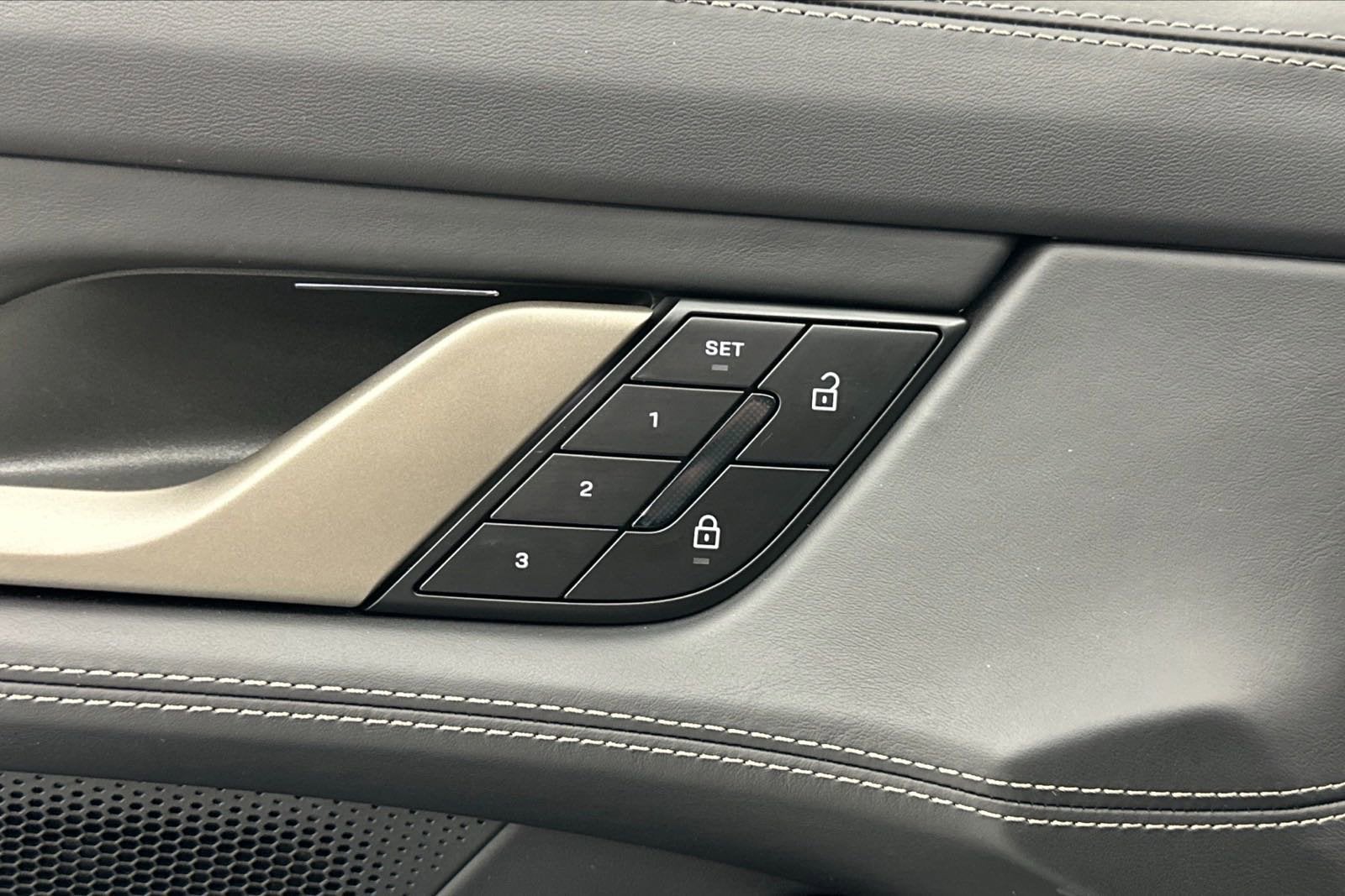 2025 Porsche Taycan Turbo