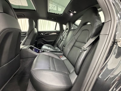 2023 Porsche Panamera 4