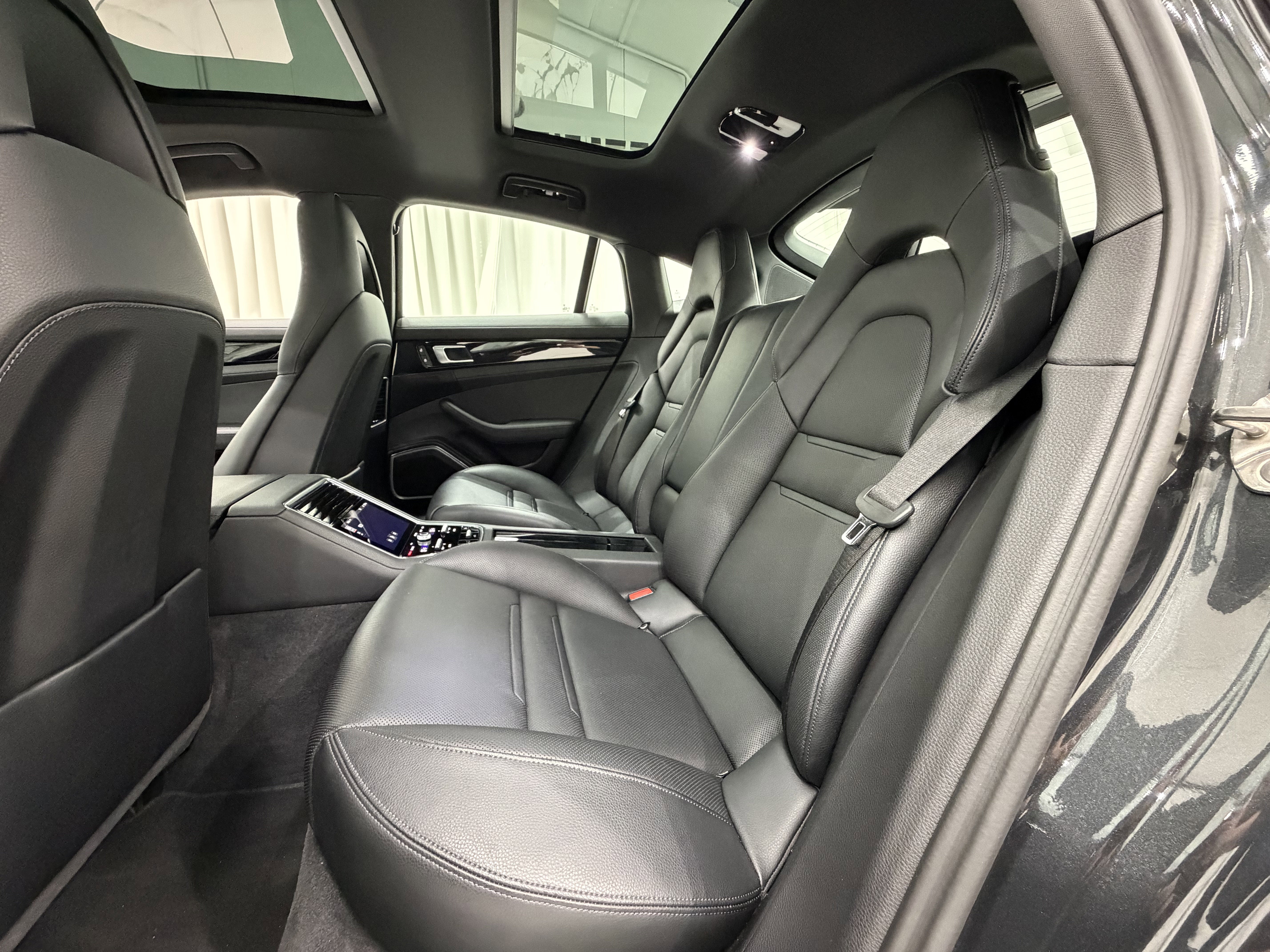 2023 Porsche Panamera 4