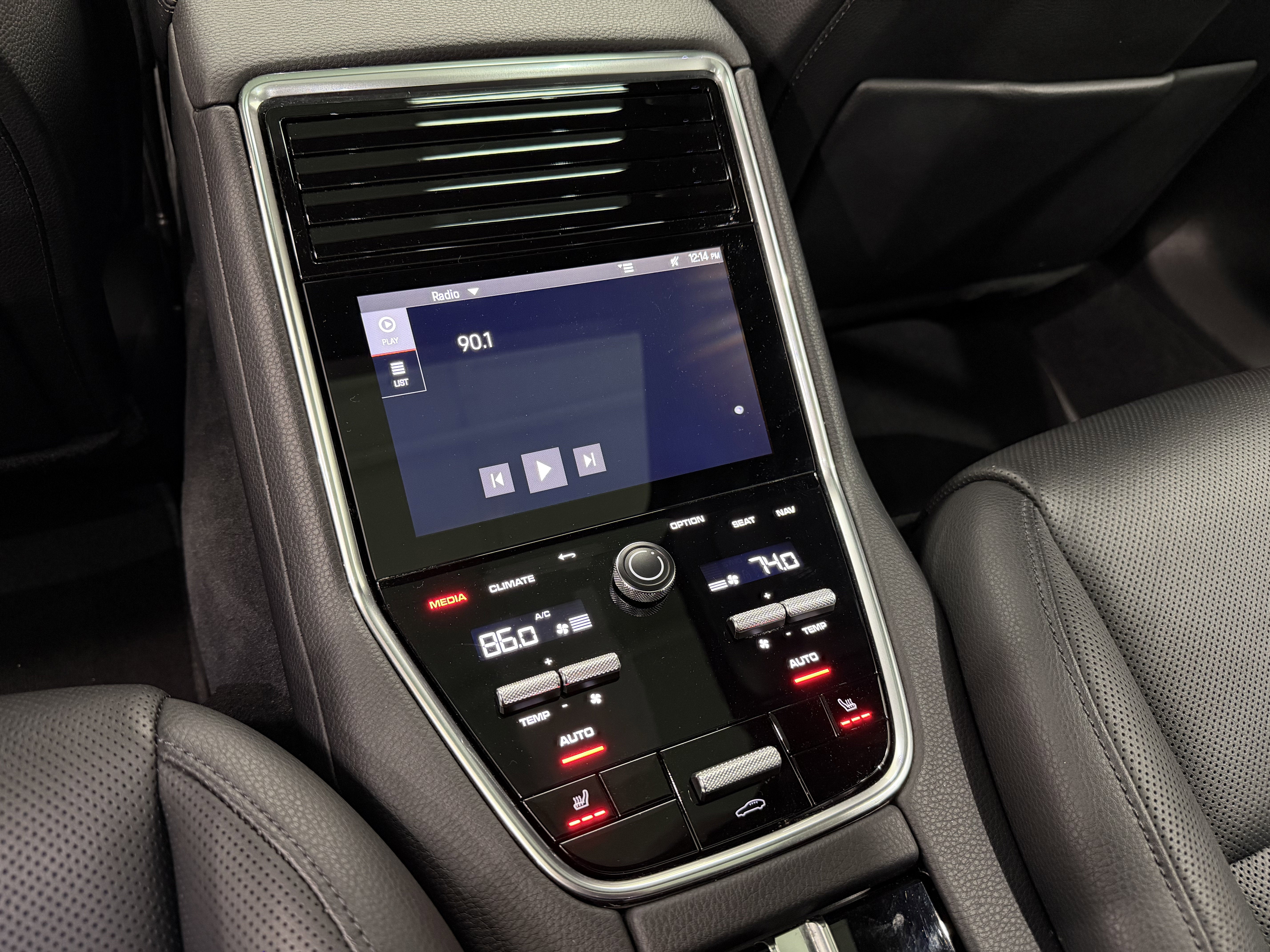 2023 Porsche Panamera 4