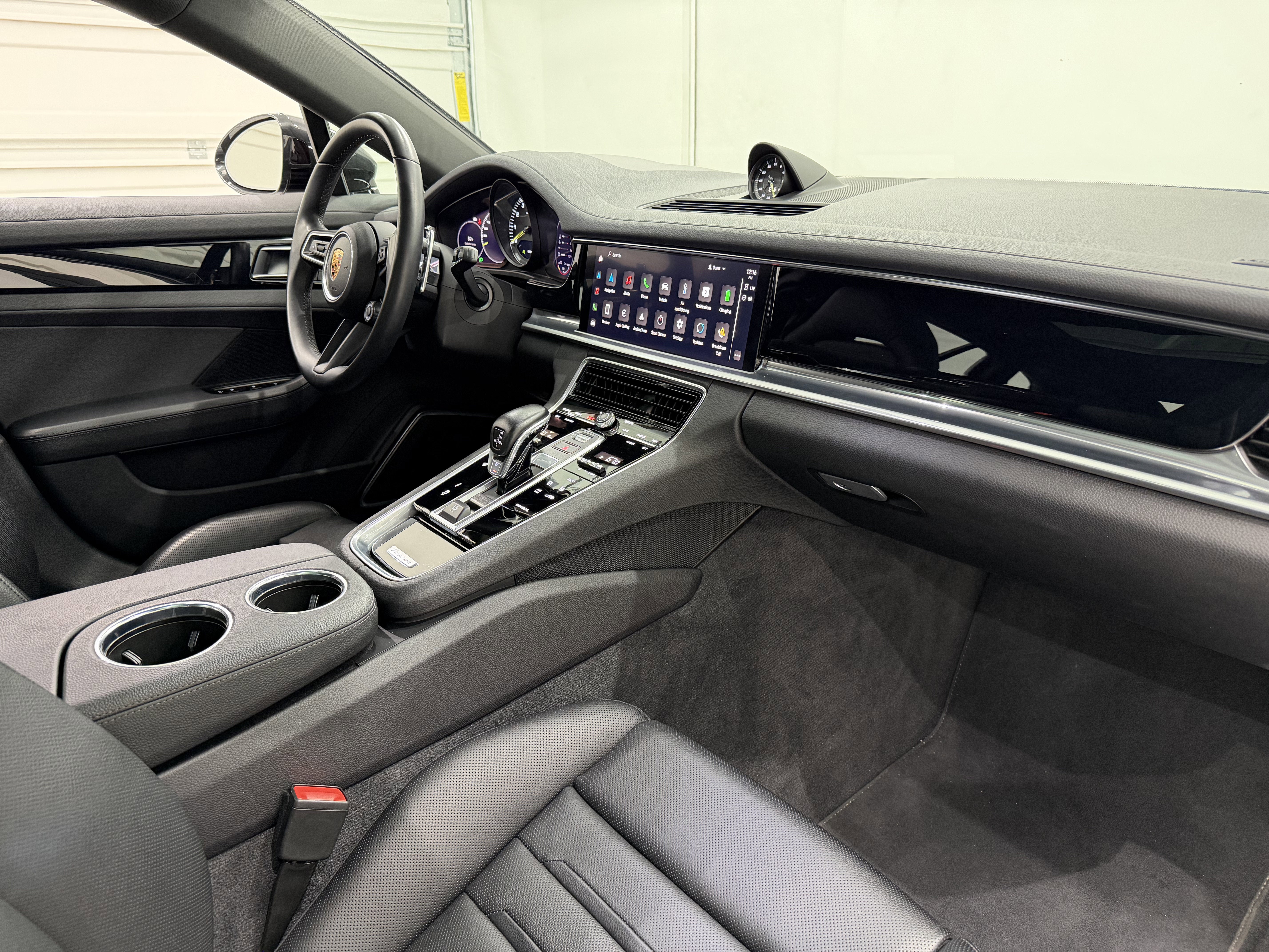 2023 Porsche Panamera 4