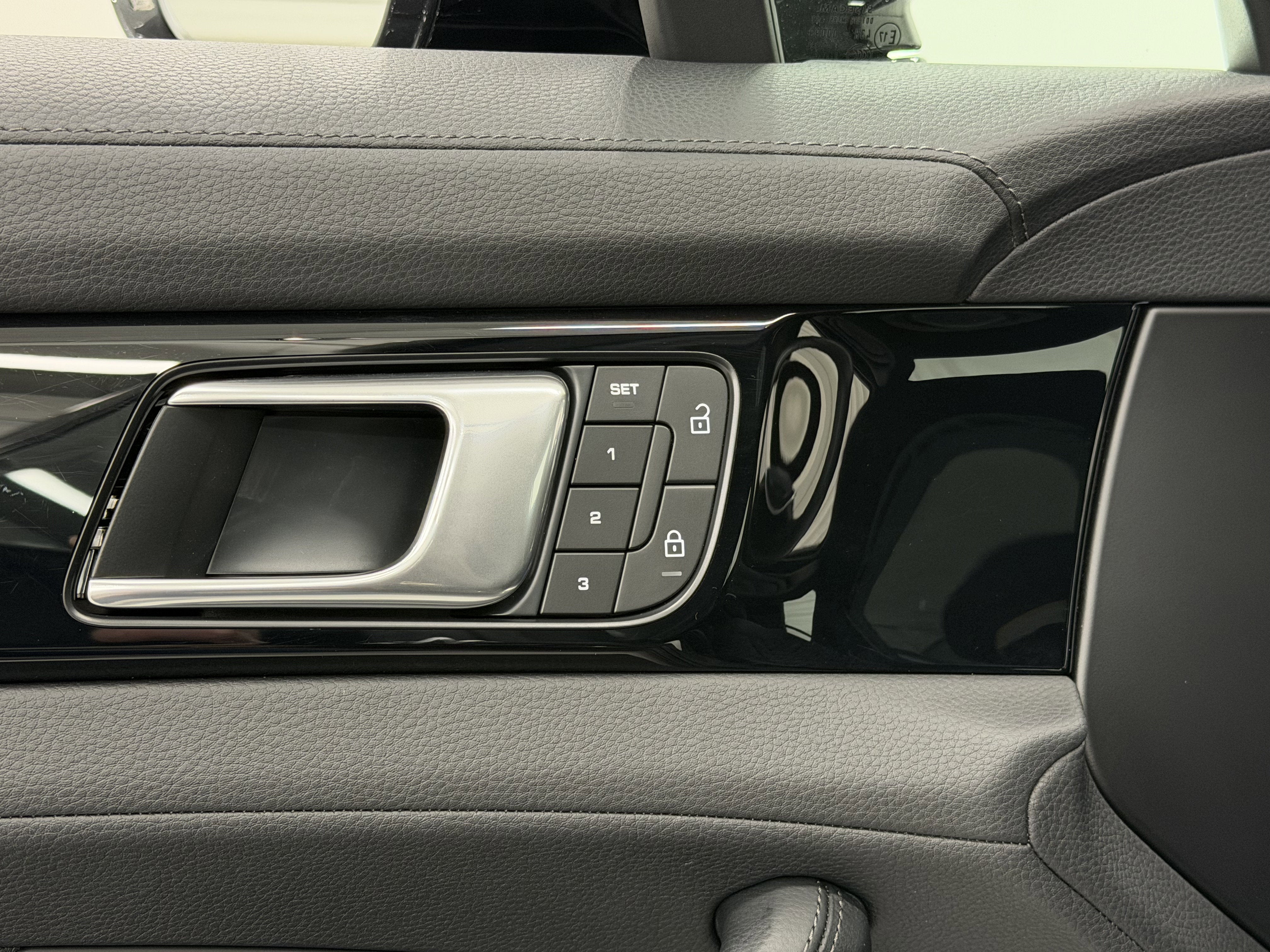 2023 Porsche Panamera 4