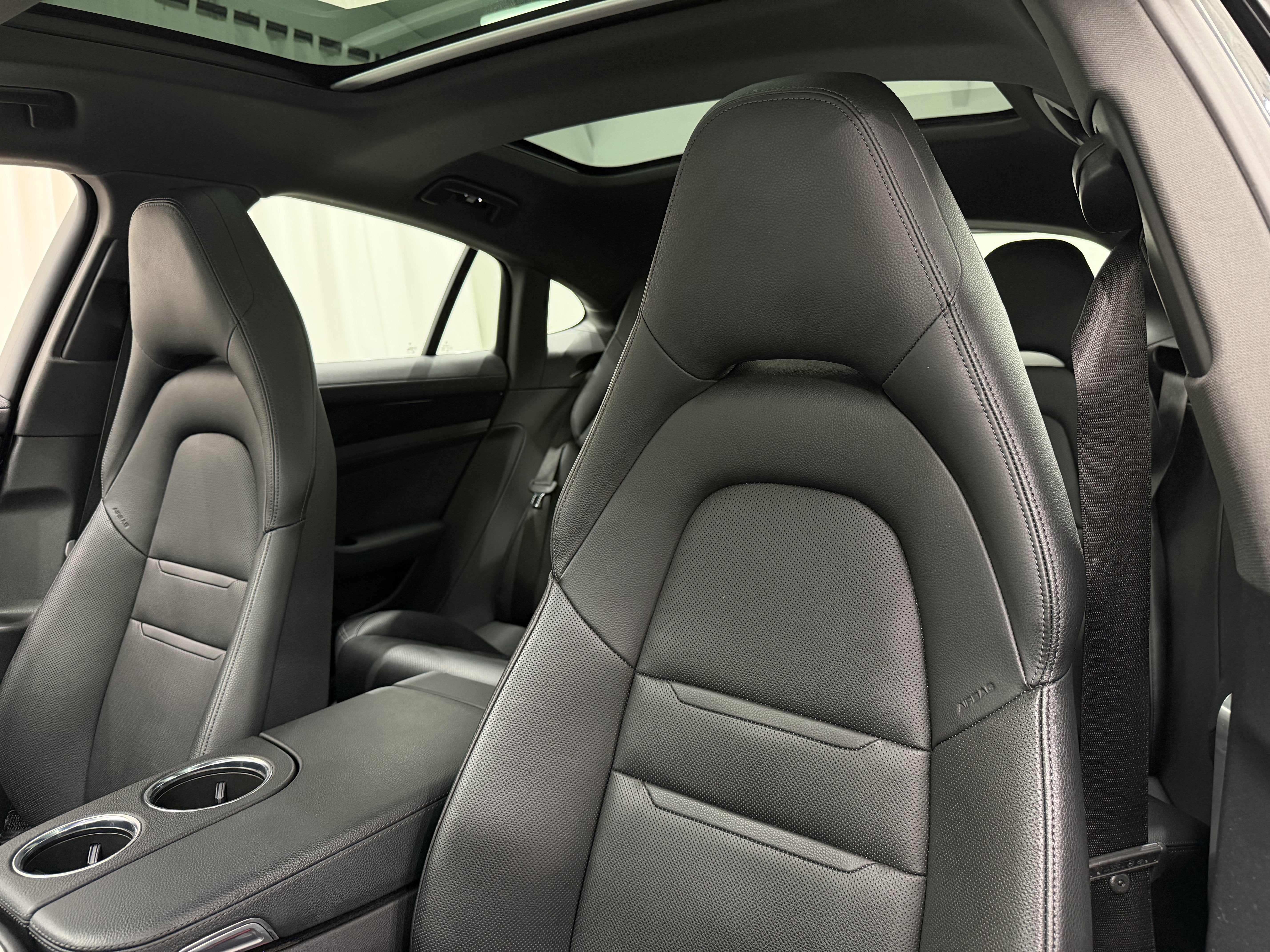 2023 Porsche Panamera 4