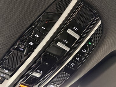 2023 Porsche Panamera 4