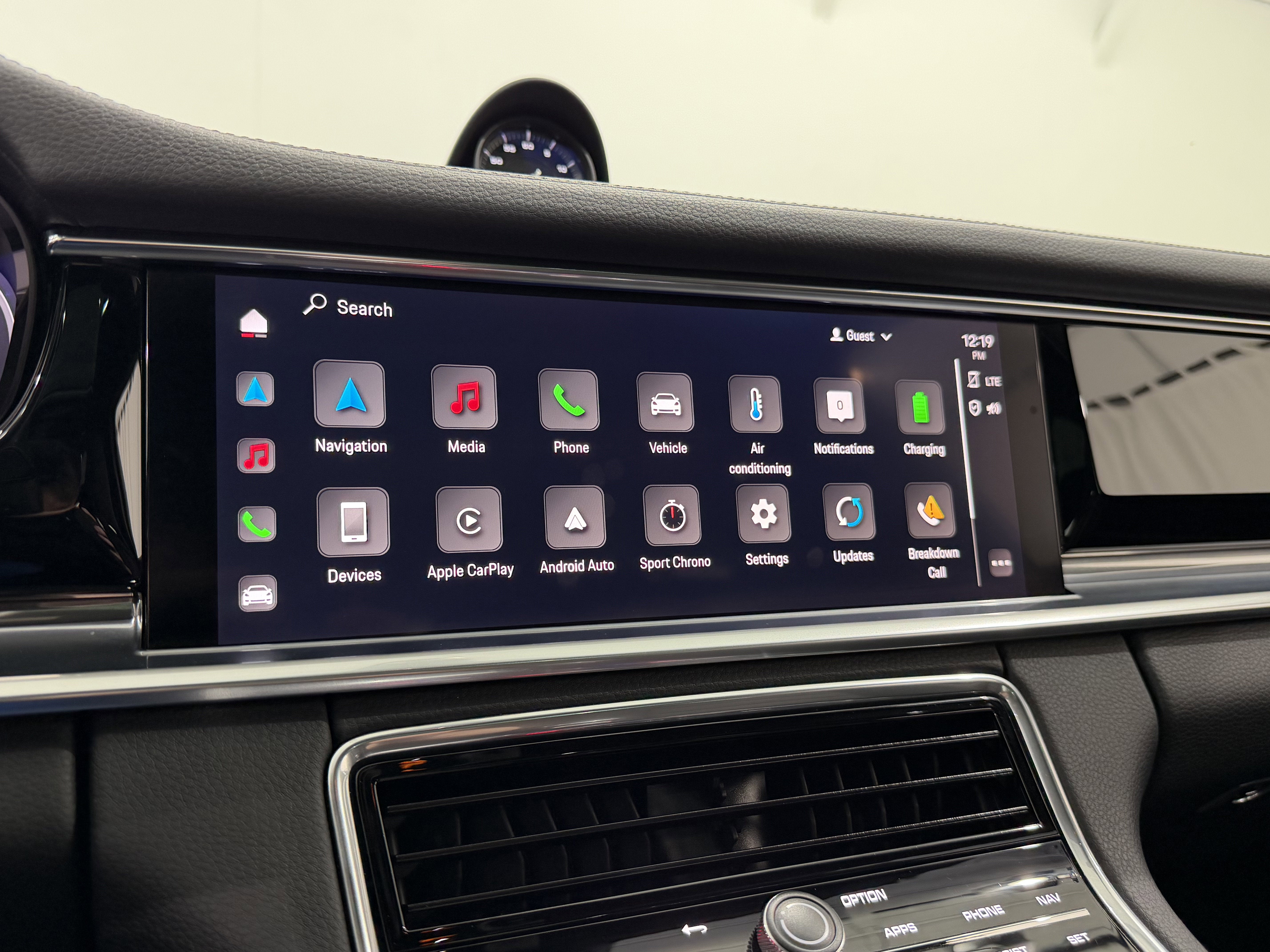 2023 Porsche Panamera 4