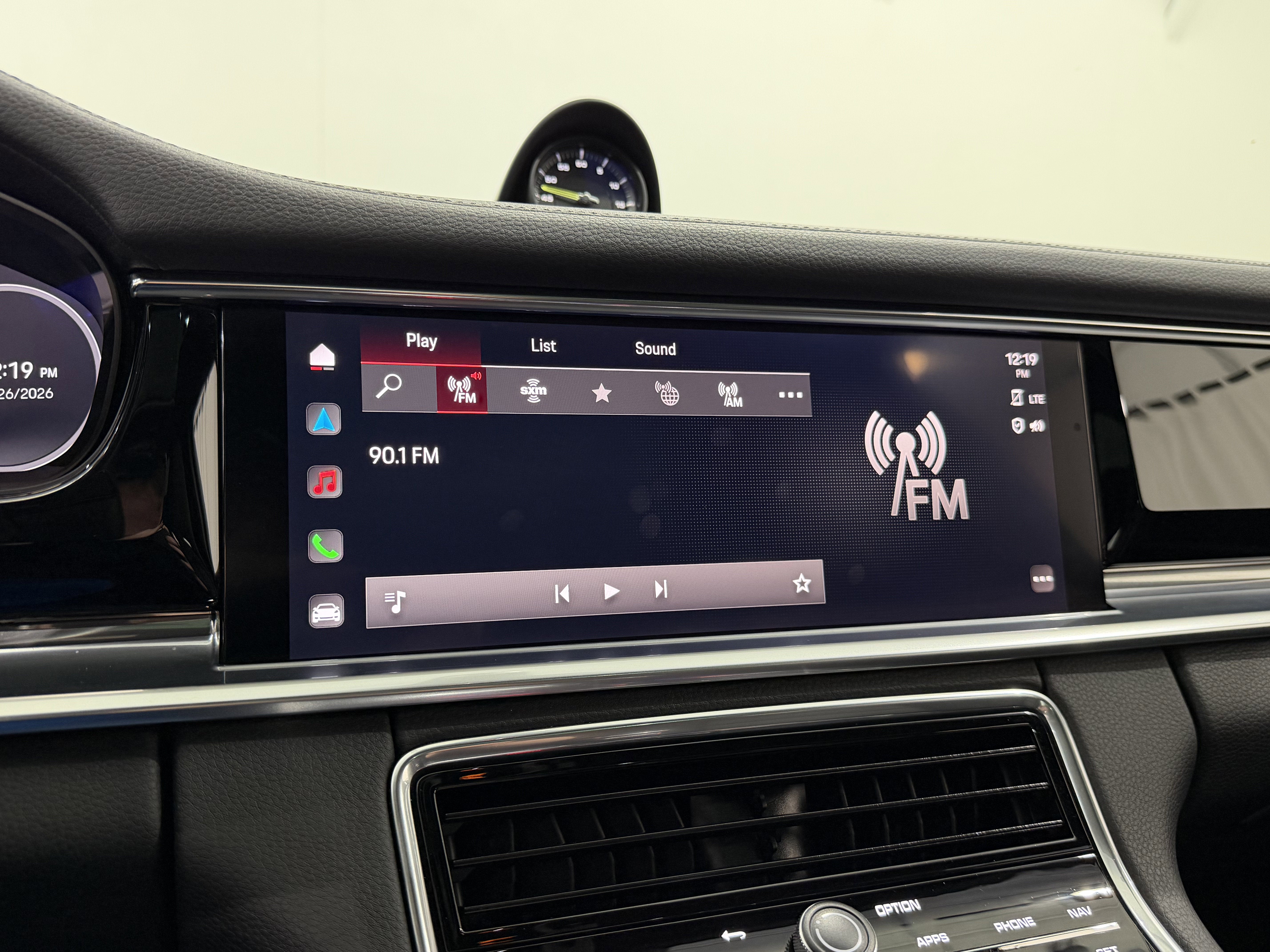 2023 Porsche Panamera 4