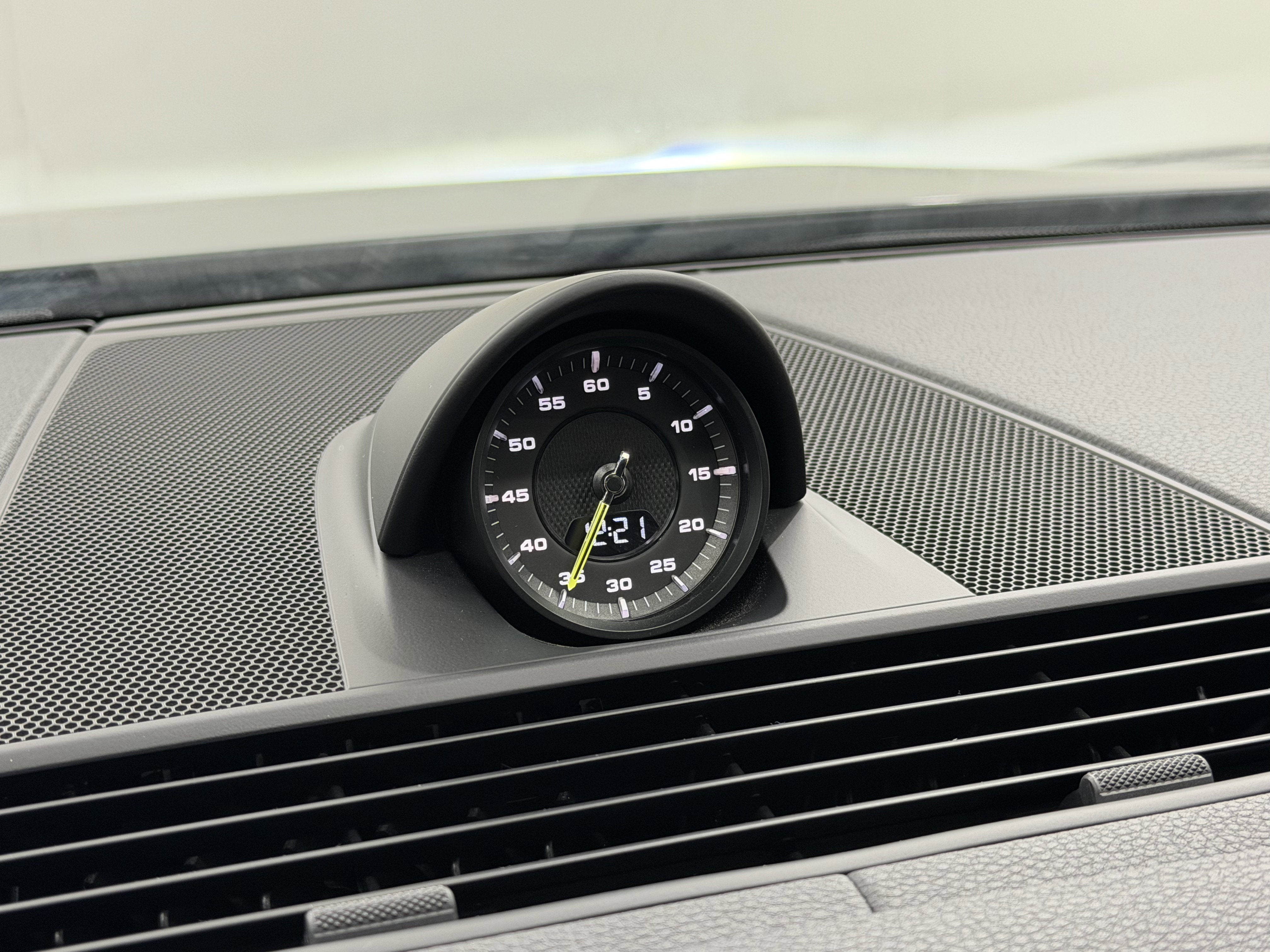 2023 Porsche Panamera 4