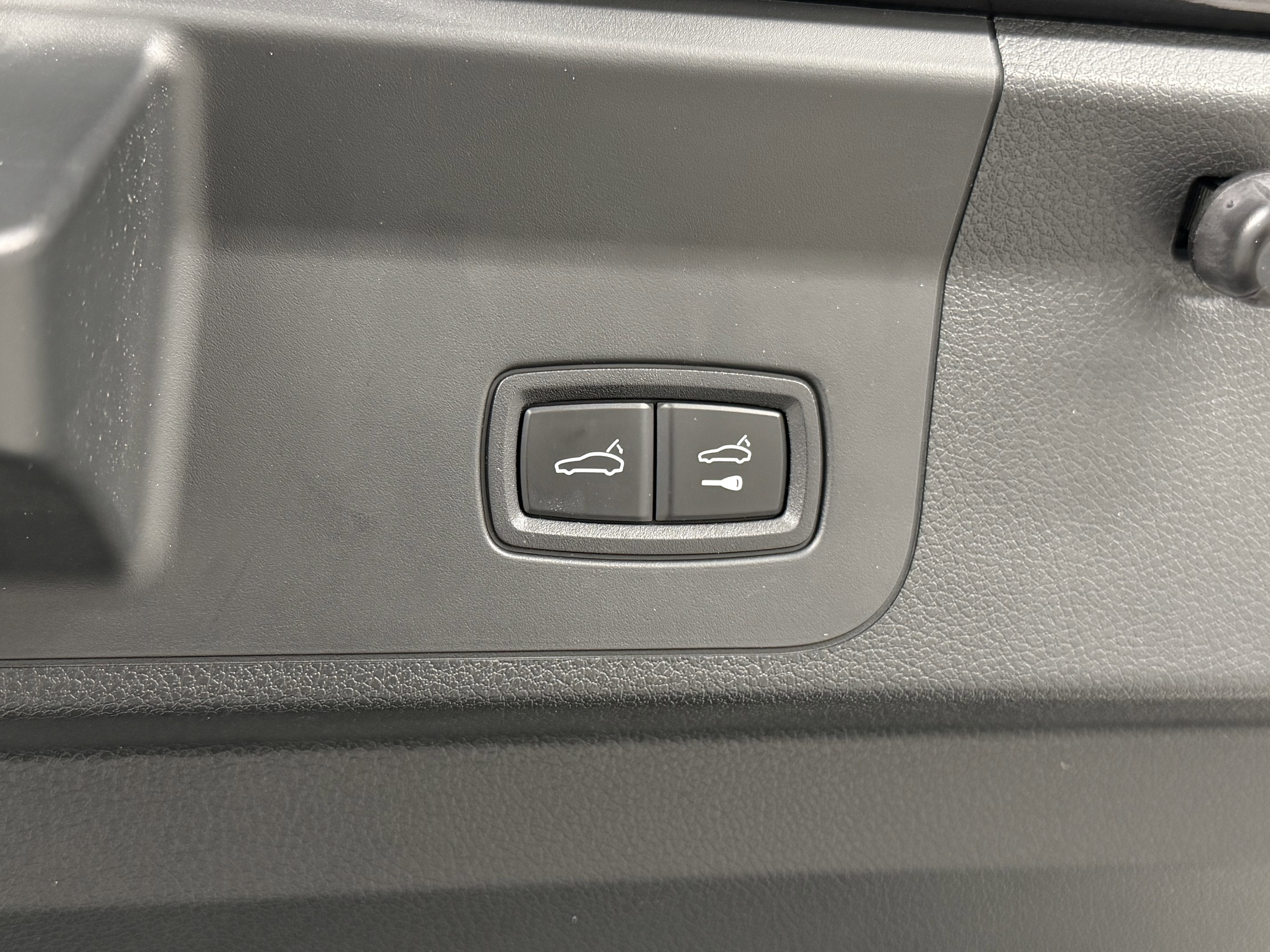 2023 Porsche Panamera 4