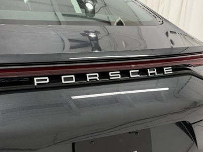 2023 Porsche Panamera 4