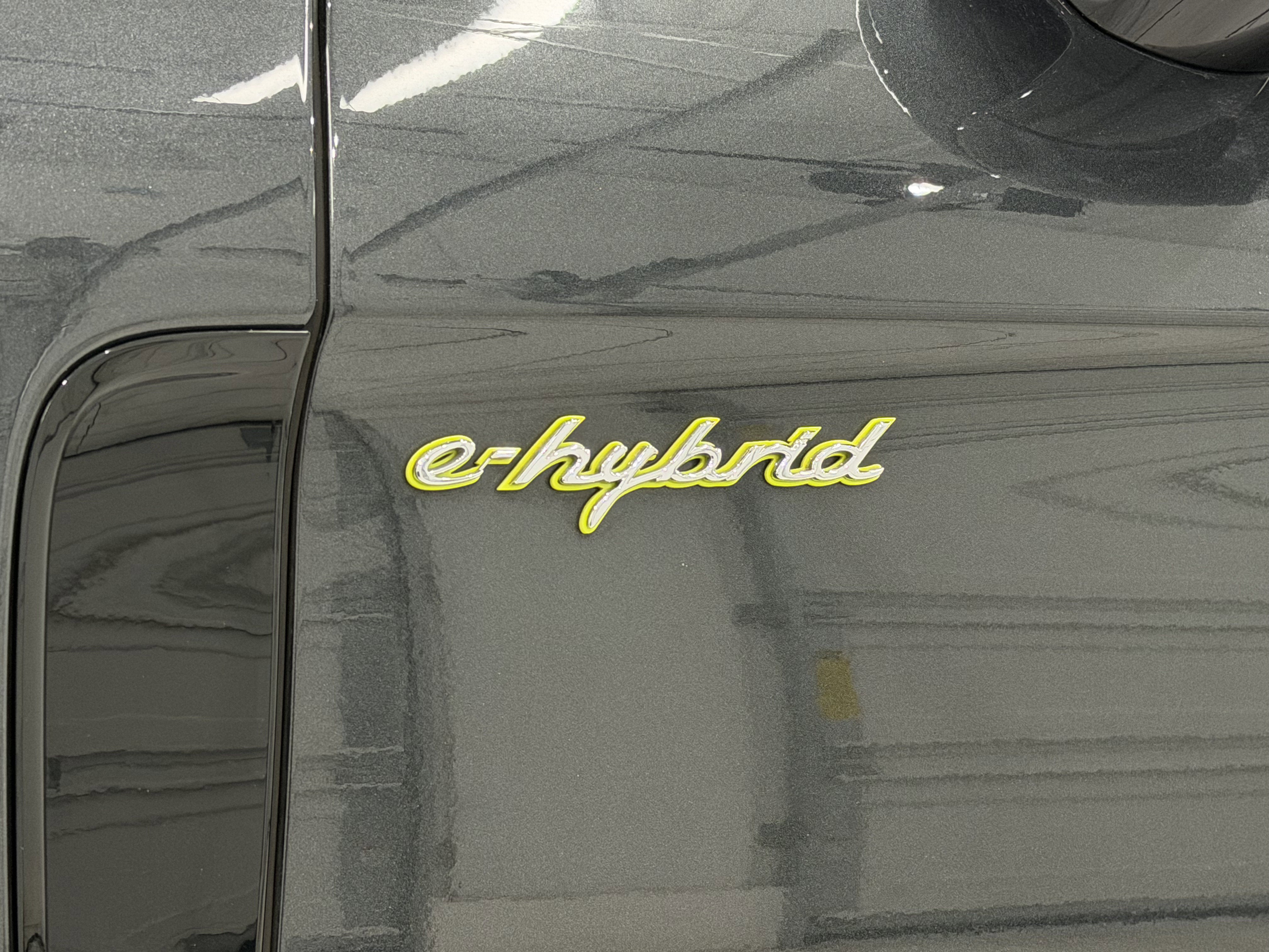 2023 Porsche Panamera 4