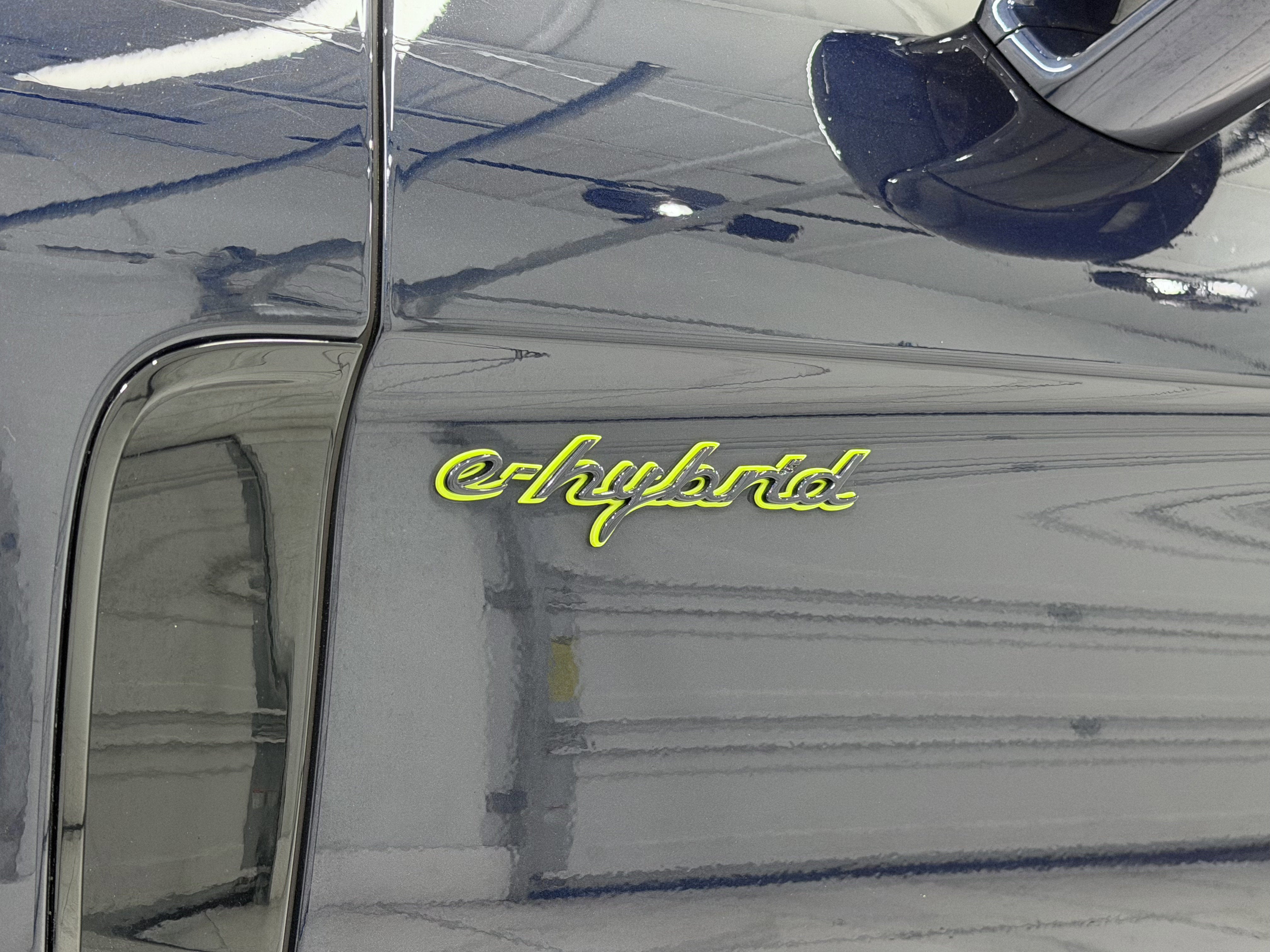 2023 Porsche Panamera 4 E-Hybrid