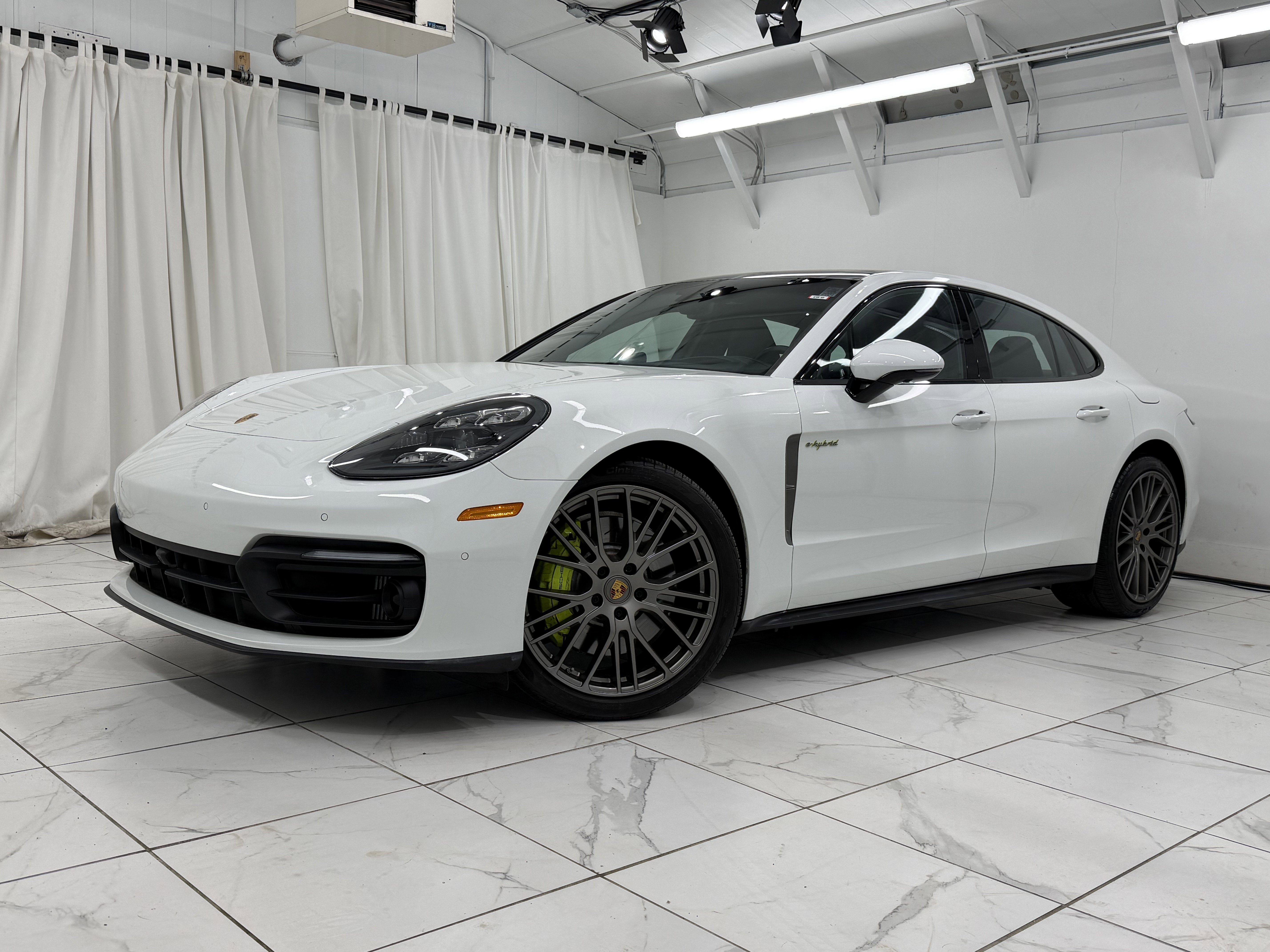 2023 Porsche Panamera 4 E-Hybrid Platinum Edition