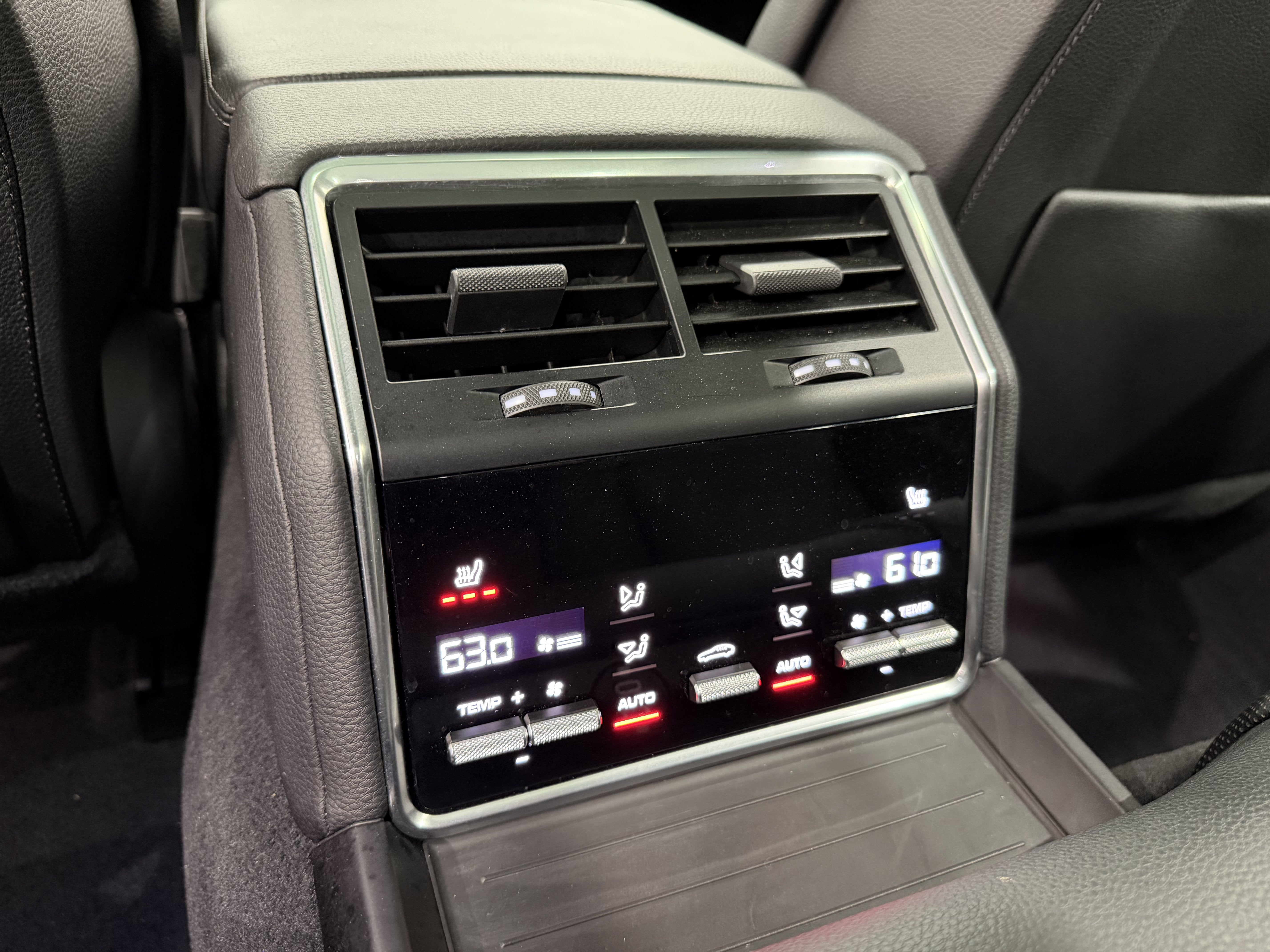 2023 Porsche Panamera 4 E-Hybrid Platinum Edition