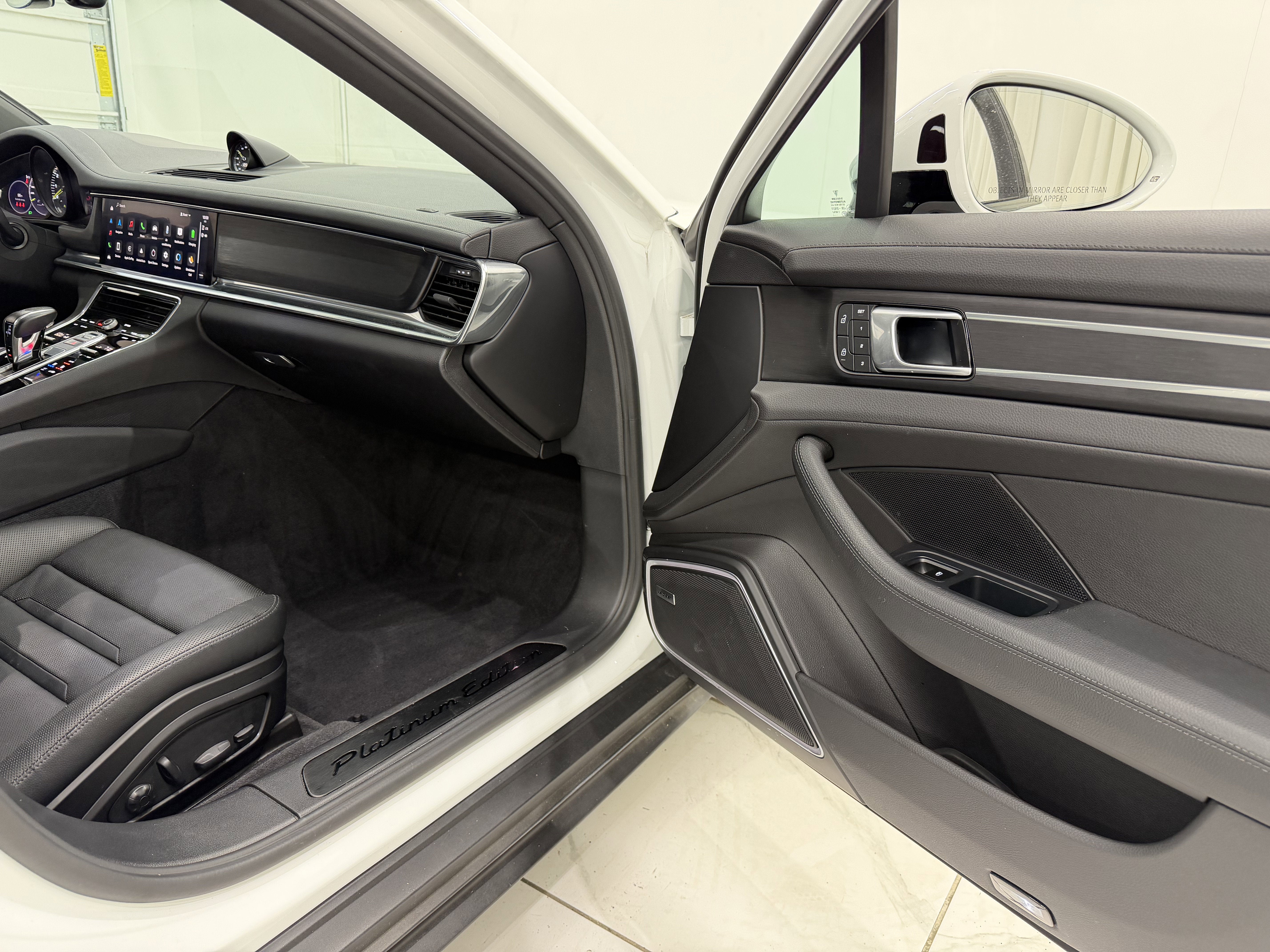 2023 Porsche Panamera 4 E-Hybrid Platinum Edition