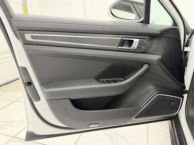 2023 Porsche Panamera 4 E-Hybrid Platinum Edition