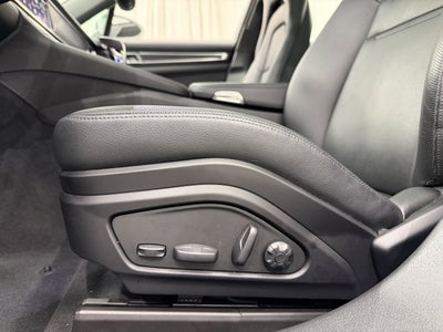 2023 Porsche Panamera 4 E-Hybrid Platinum Edition