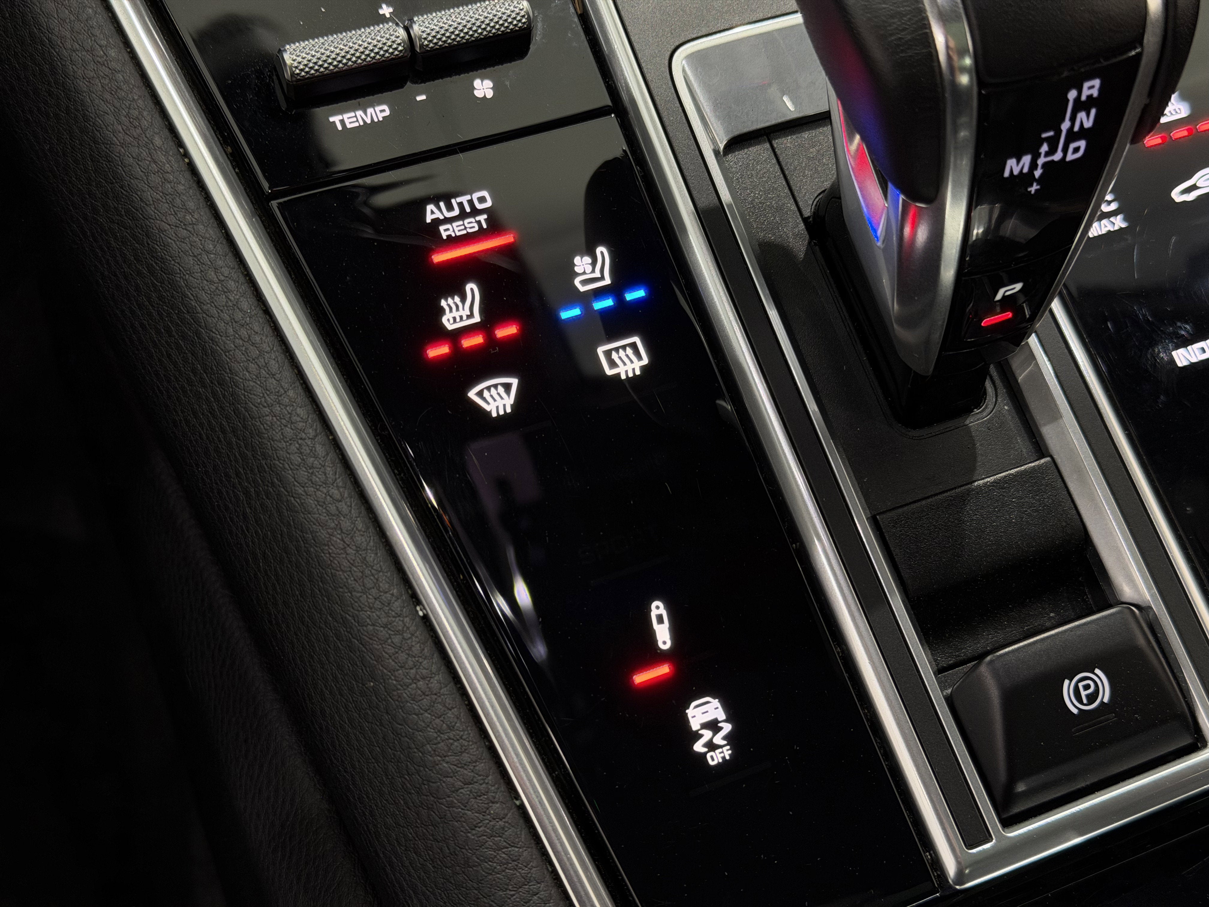 2023 Porsche Panamera 4 E-Hybrid Platinum Edition