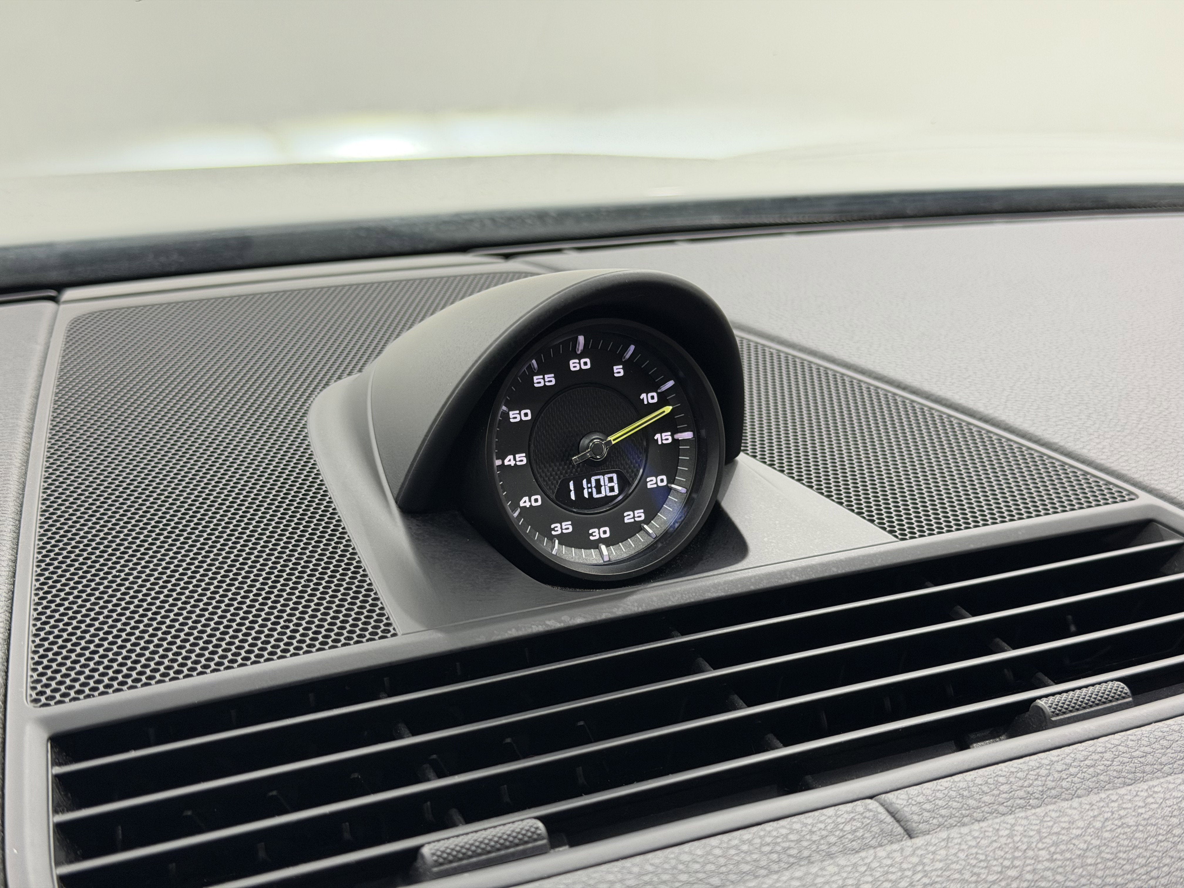 2023 Porsche Panamera 4 E-Hybrid Platinum Edition