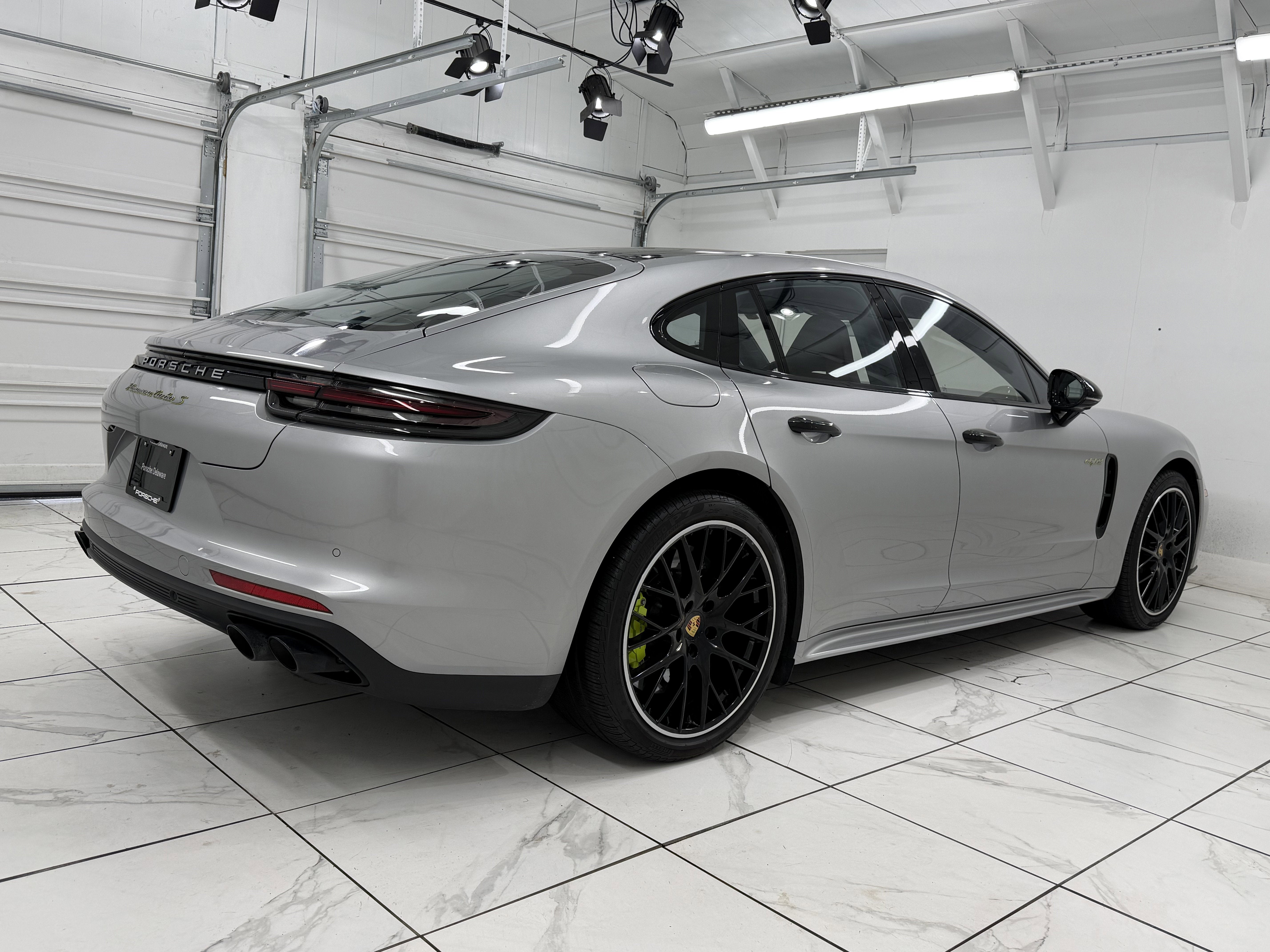 2019 Porsche Panamera Turbo S E-Hybrid