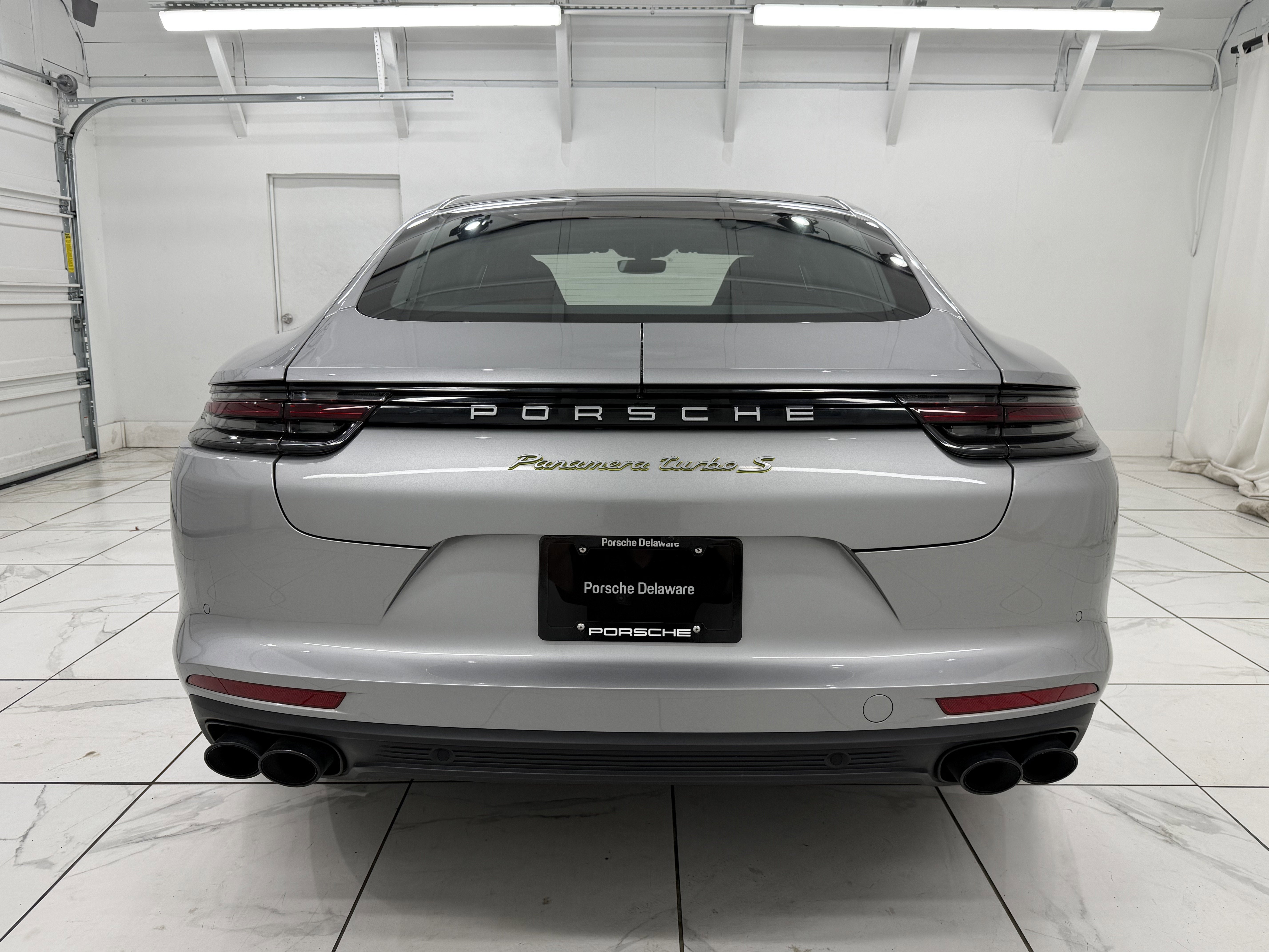 2019 Porsche Panamera Turbo S E-Hybrid