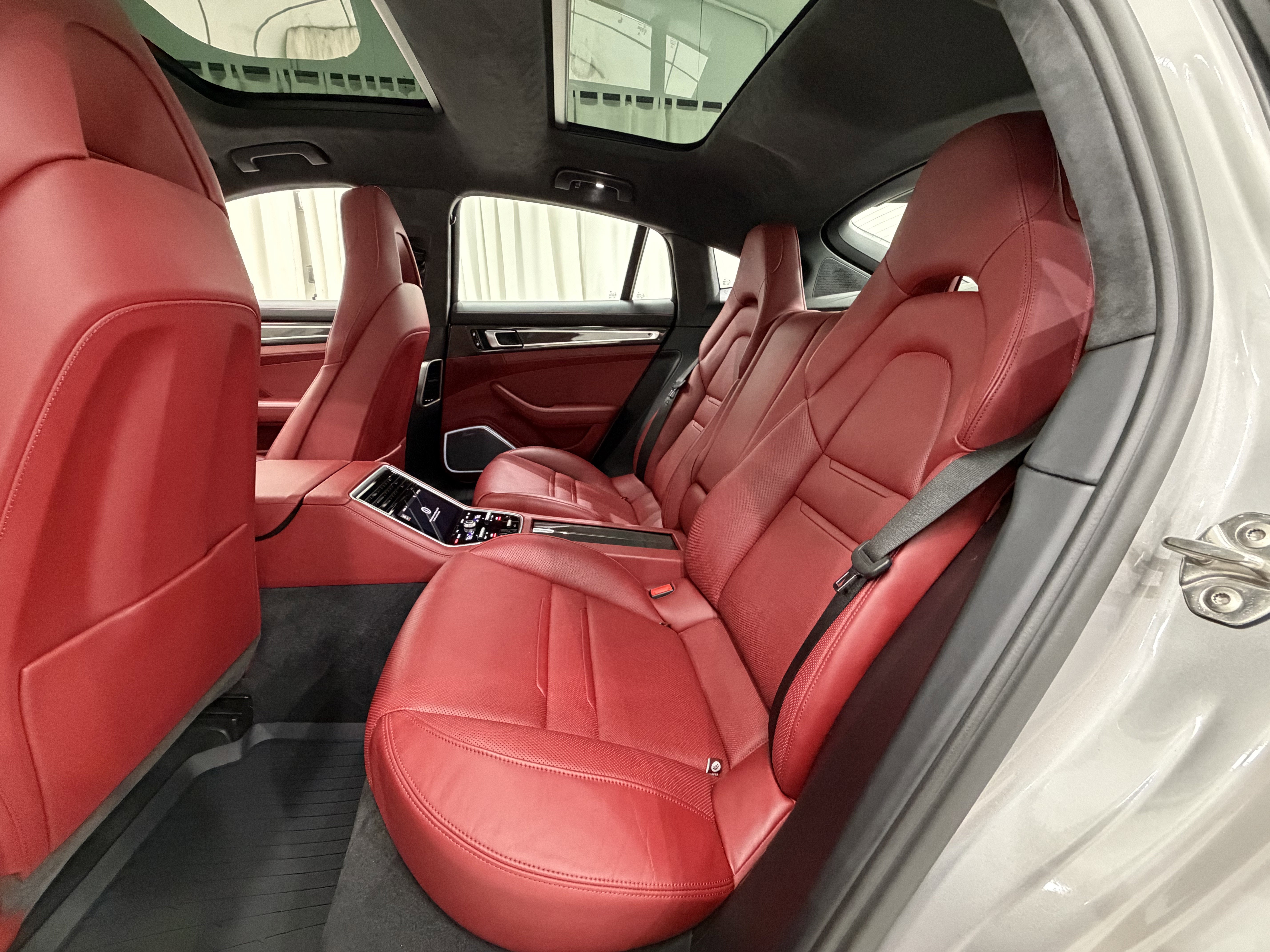 2019 Porsche Panamera Turbo S E-Hybrid